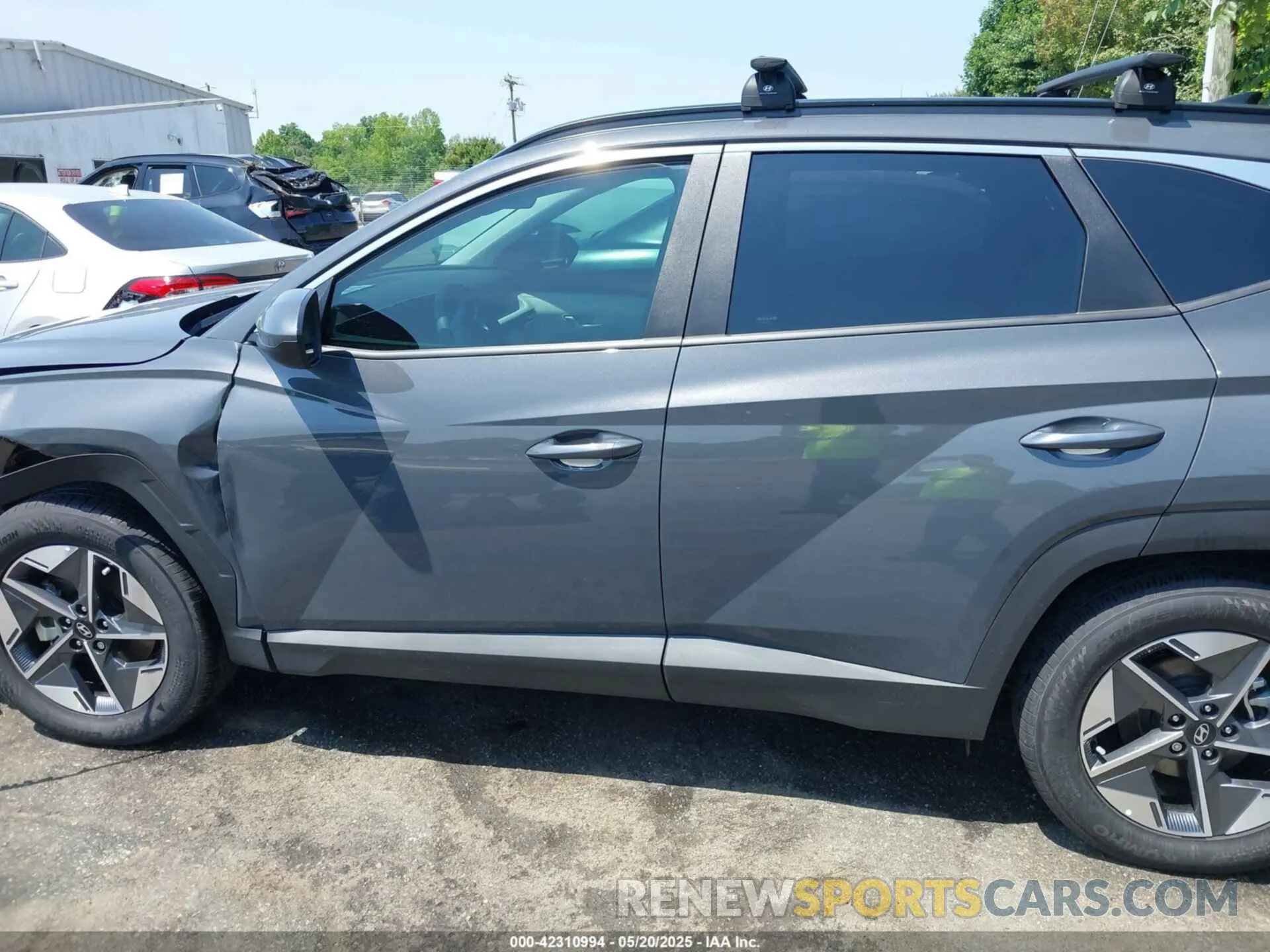 14 Photograph of a damaged car 5NMJB3DE3SH473786 HYUNDAI TUCSON 2025