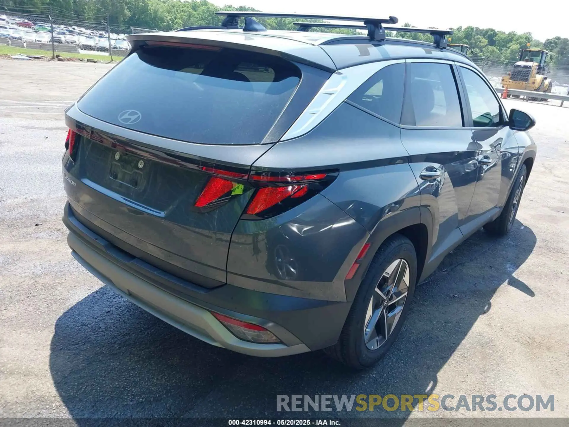 4 Photograph of a damaged car 5NMJB3DE3SH473786 HYUNDAI TUCSON 2025