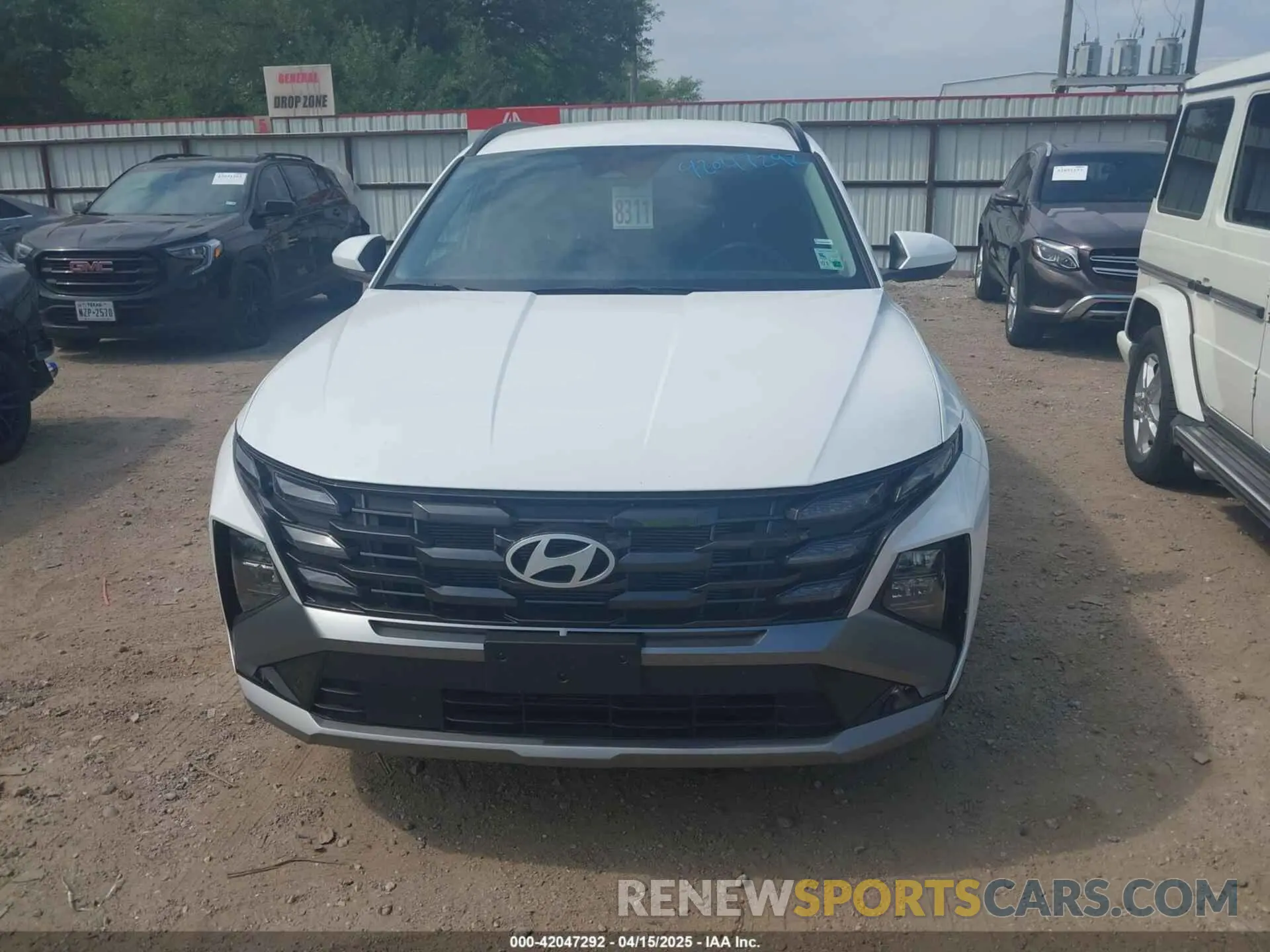 12 Photograph of a damaged car 5NMJB3DE3SH507693 HYUNDAI TUCSON 2025