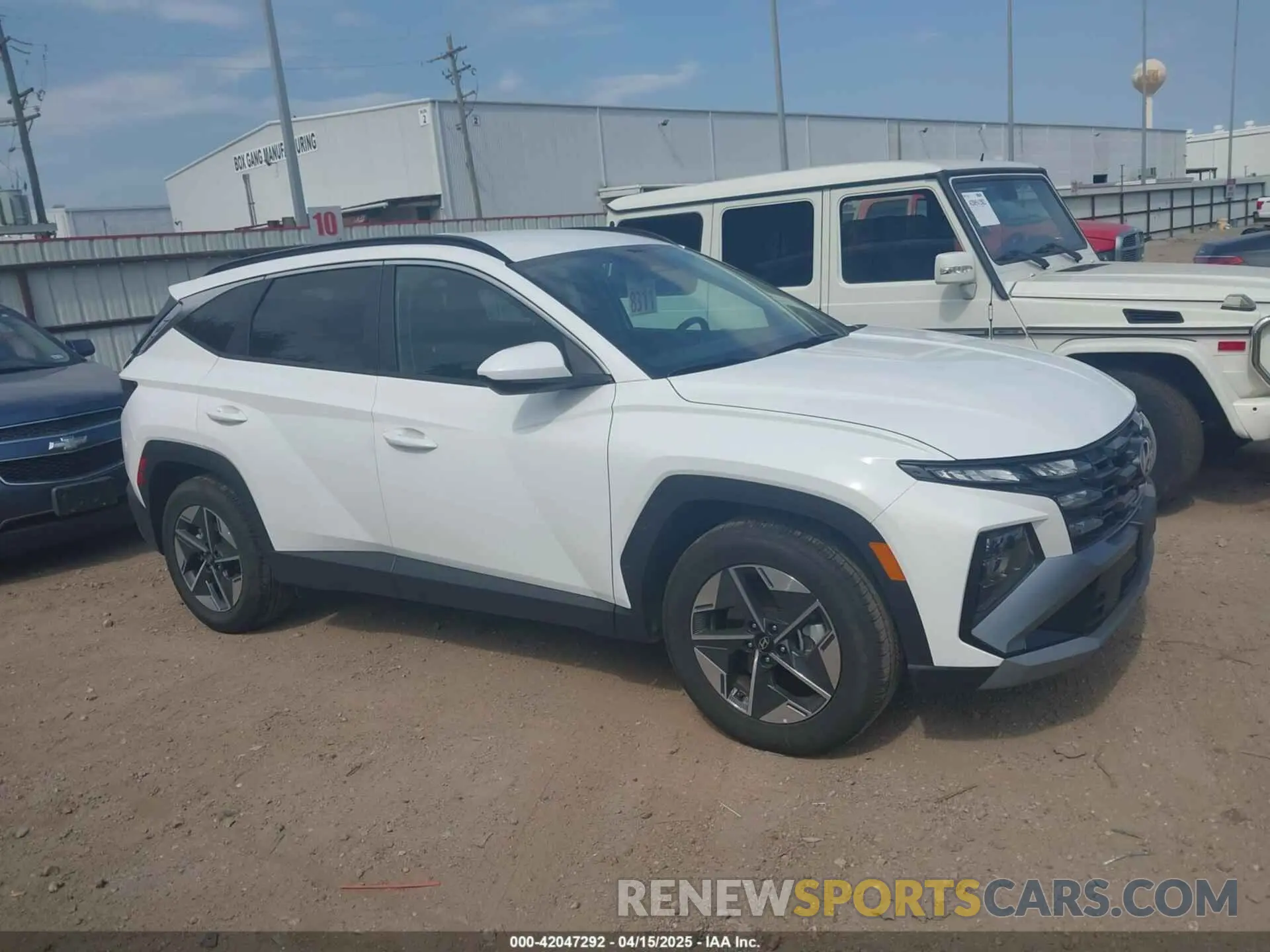 13 Photograph of a damaged car 5NMJB3DE3SH507693 HYUNDAI TUCSON 2025