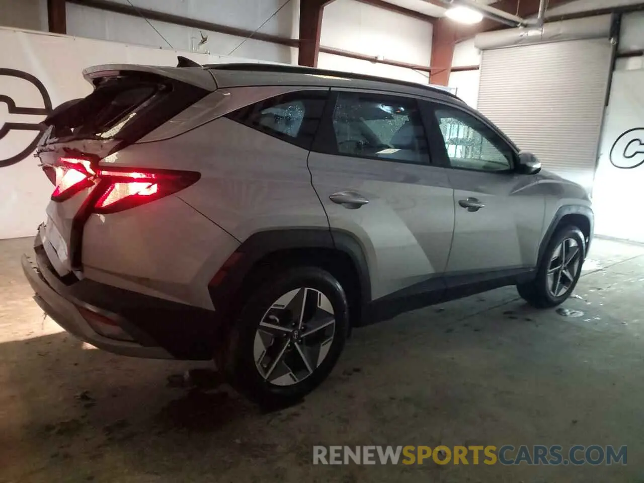 3 Photograph of a damaged car 5NMJB3DE4SH477247 HYUNDAI TUCSON 2025