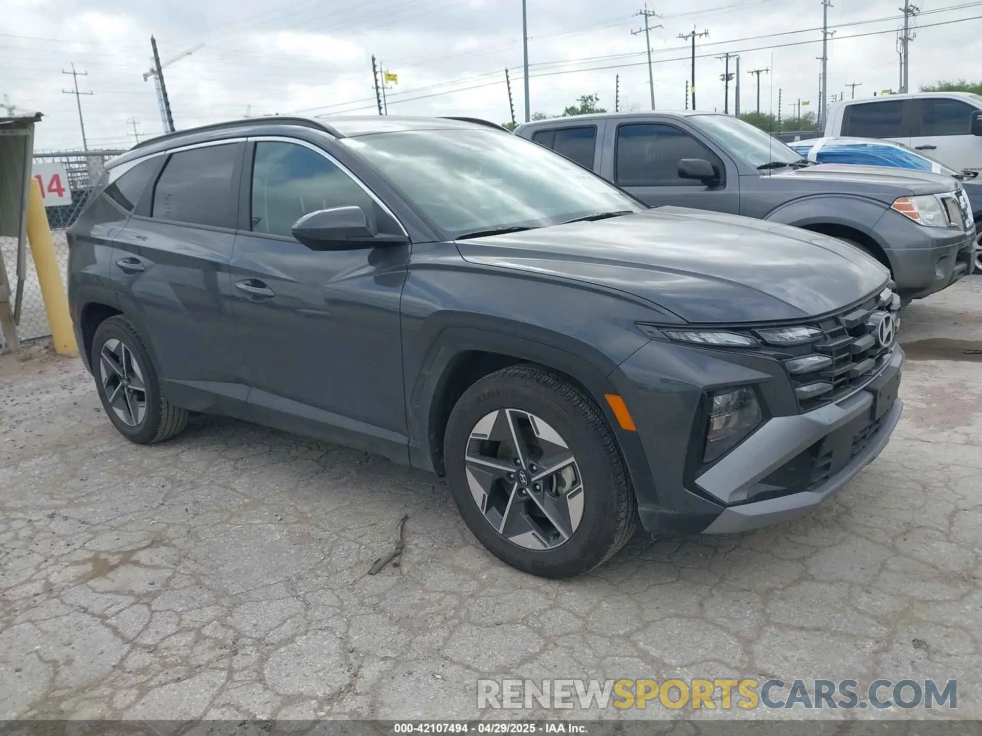 1 Photograph of a damaged car 5NMJB3DE4SH479841 HYUNDAI TUCSON 2025