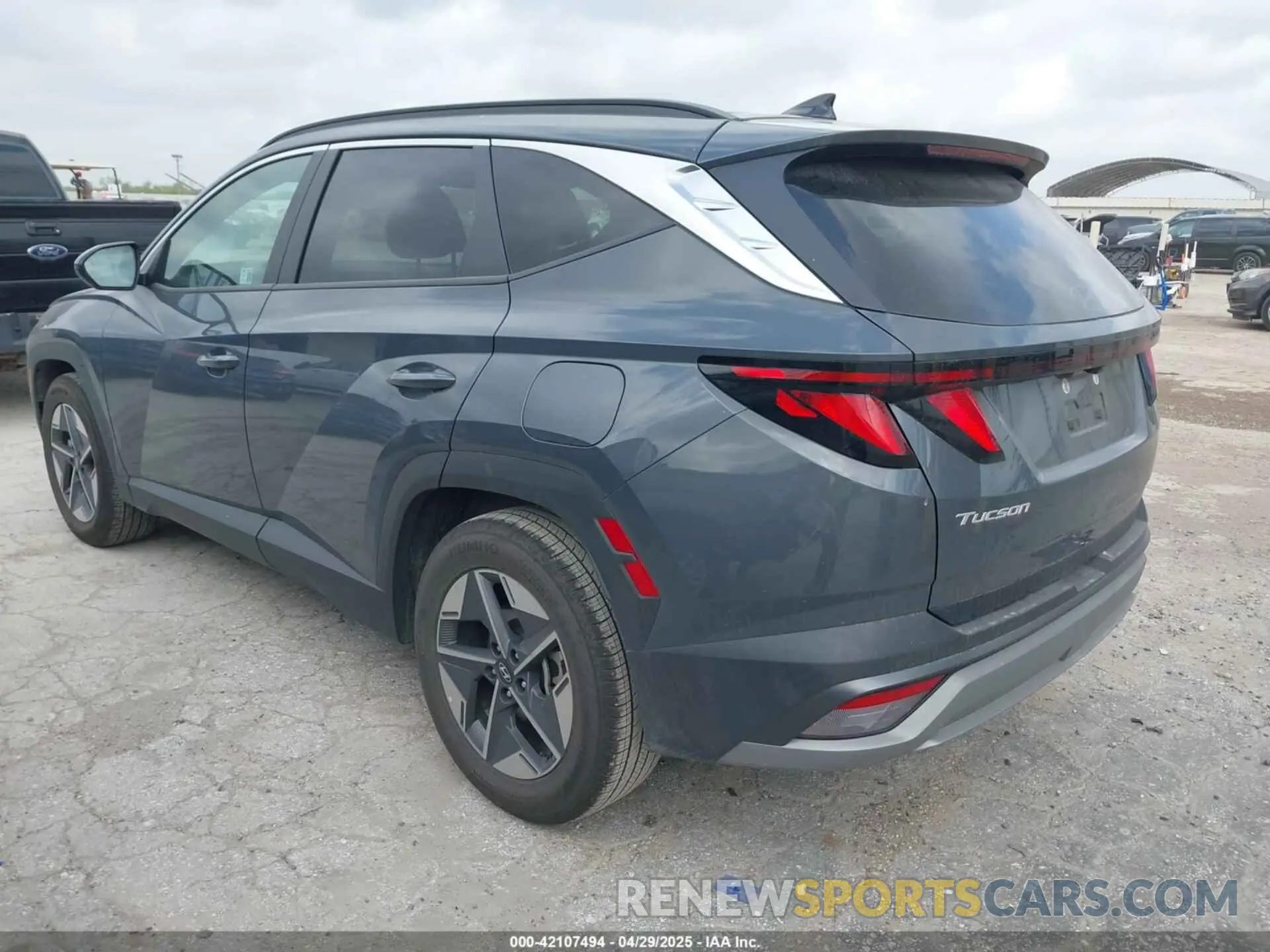 3 Photograph of a damaged car 5NMJB3DE4SH479841 HYUNDAI TUCSON 2025