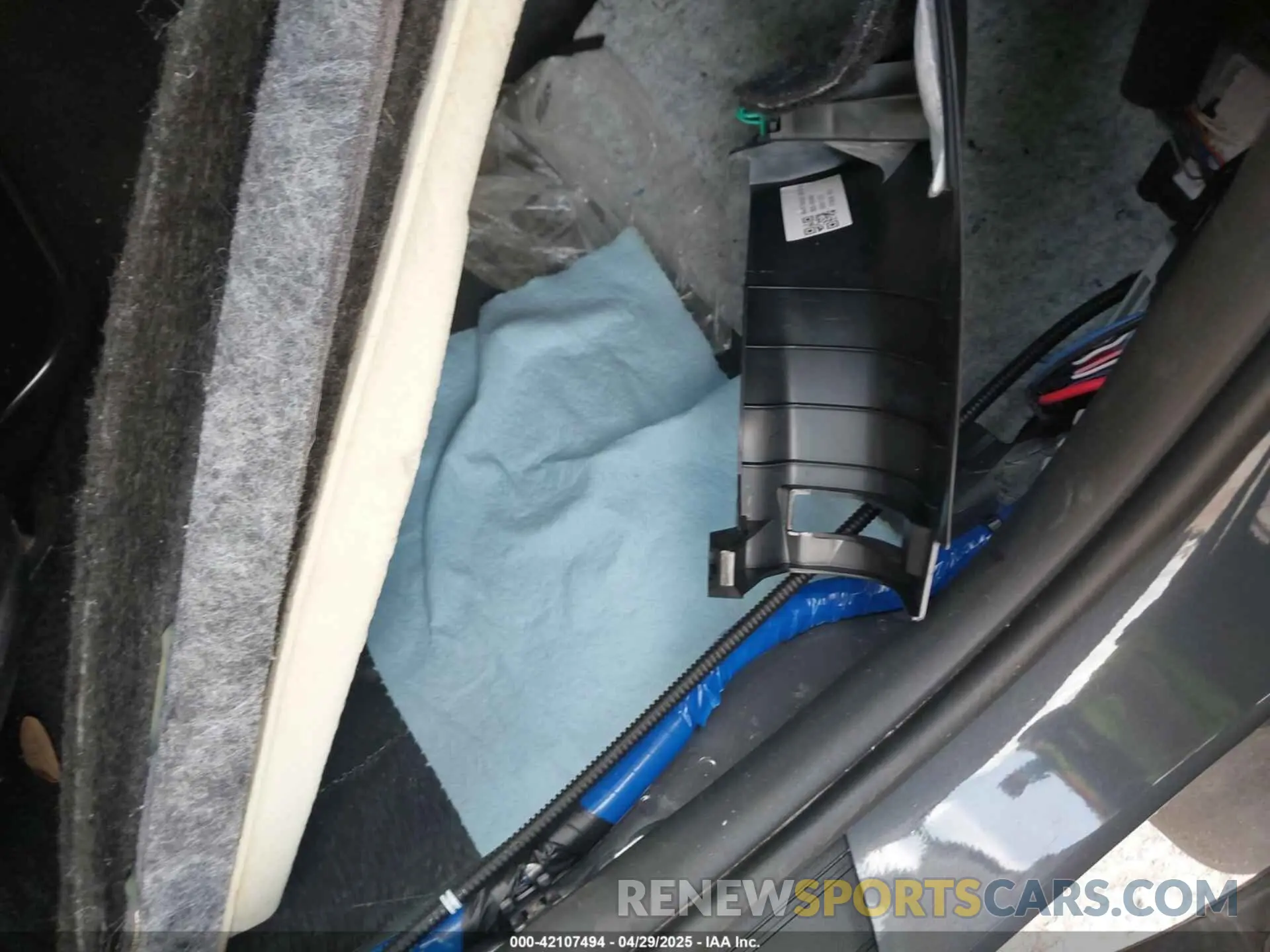 6 Photograph of a damaged car 5NMJB3DE4SH479841 HYUNDAI TUCSON 2025