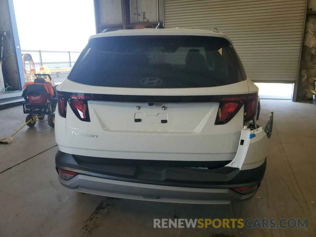 6 Photograph of a damaged car 5NMJB3DE4SH539262 HYUNDAI TUCSON 2025
