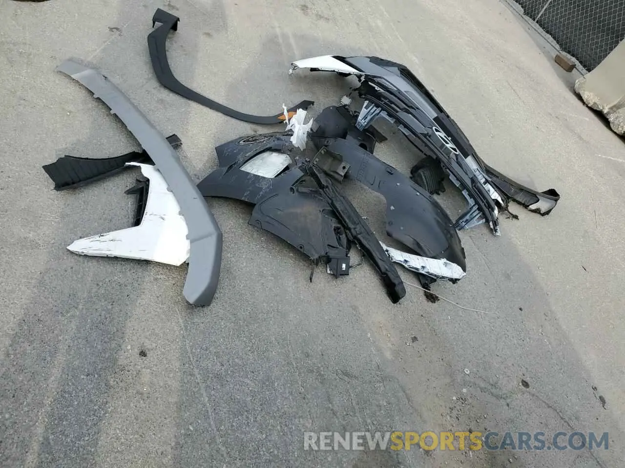 13 Photograph of a damaged car 5NMJB3DE5SH467827 HYUNDAI TUCSON 2025