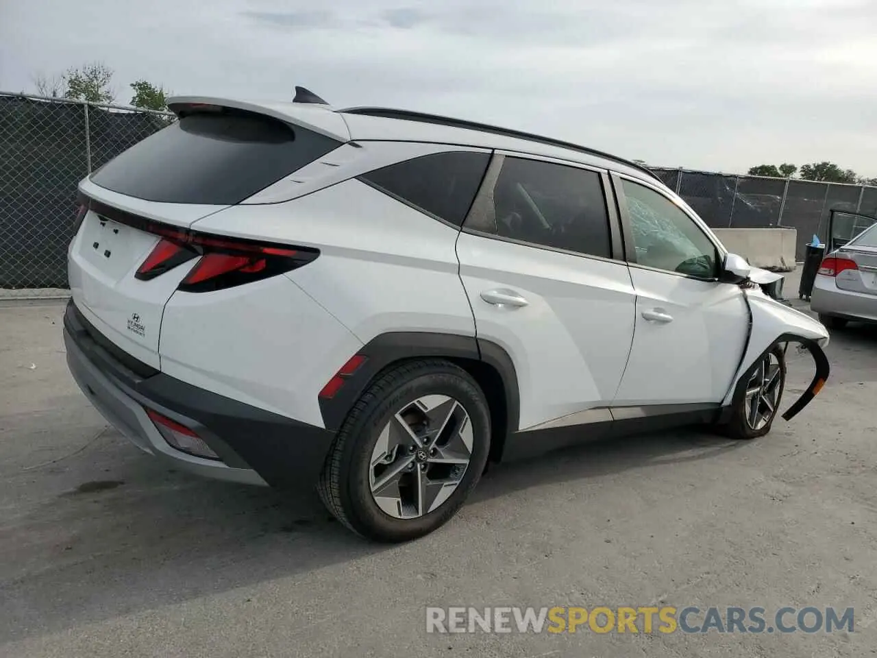 3 Photograph of a damaged car 5NMJB3DE5SH467827 HYUNDAI TUCSON 2025