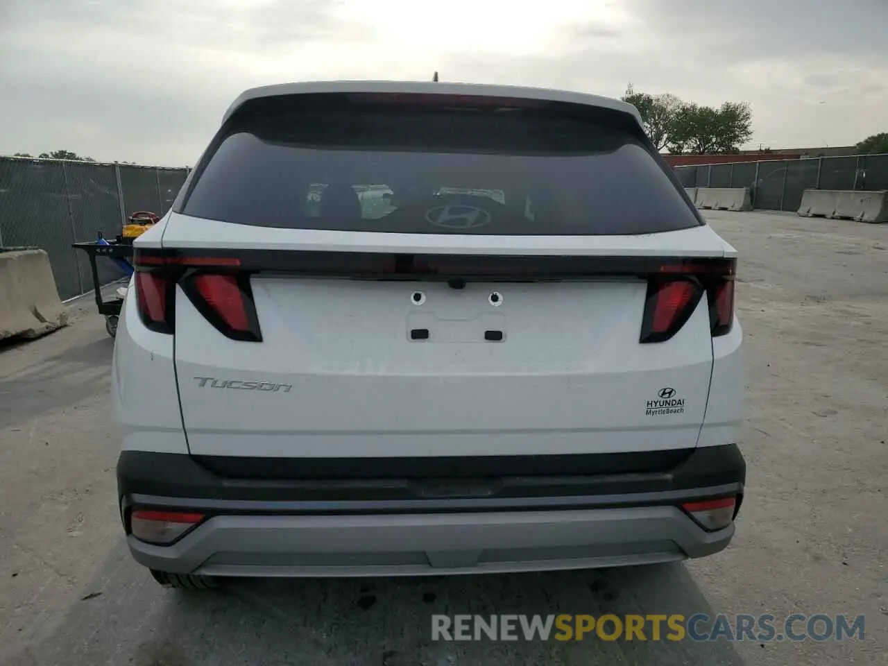 6 Photograph of a damaged car 5NMJB3DE5SH467827 HYUNDAI TUCSON 2025