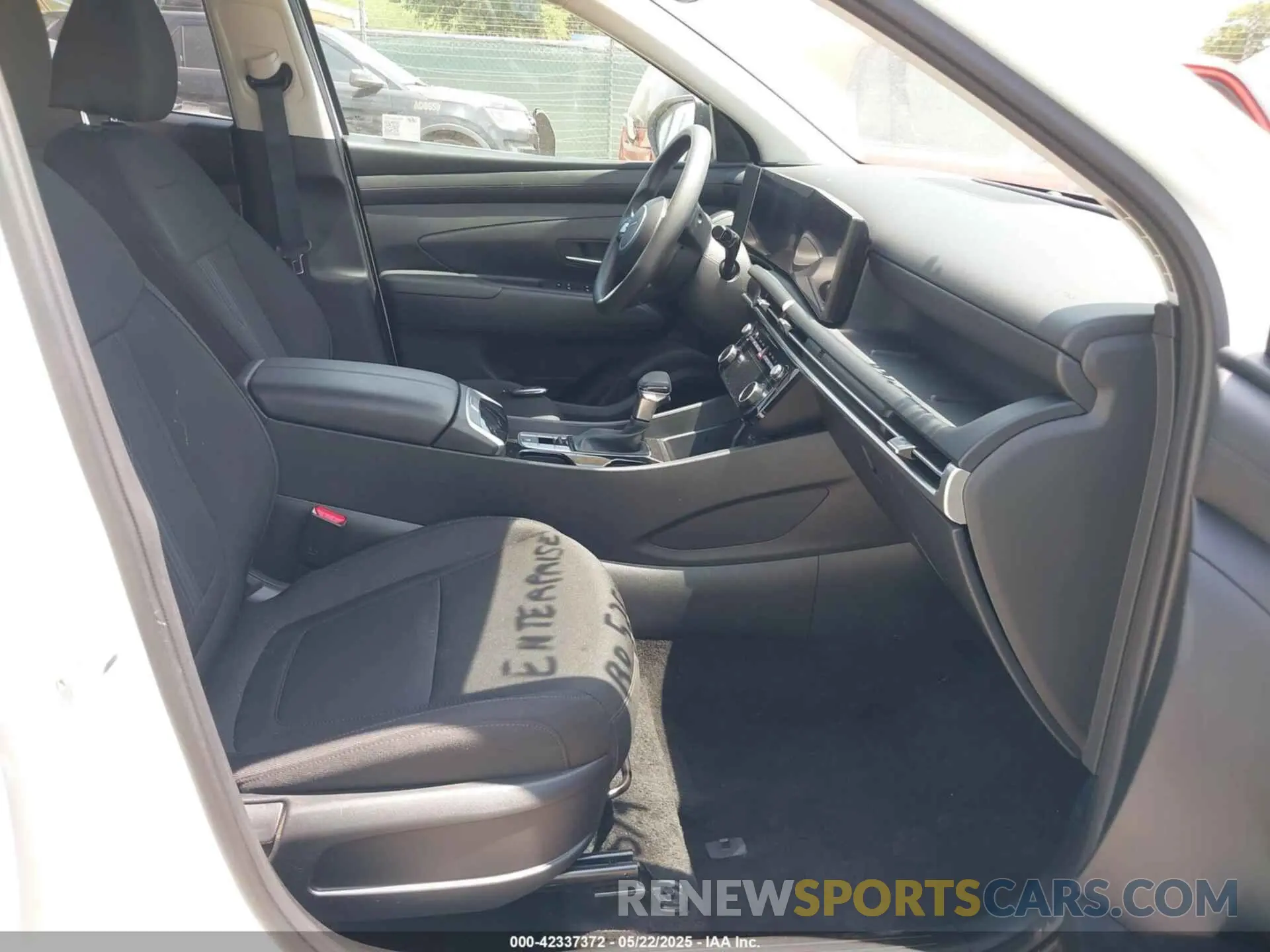 5 Photograph of a damaged car 5NMJB3DE6SH461535 HYUNDAI TUCSON 2025