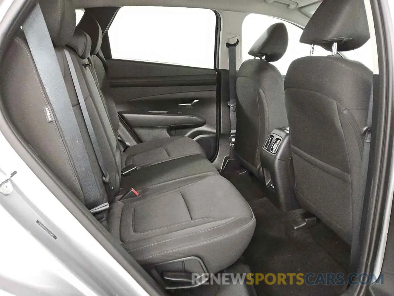 11 Photograph of a damaged car 5NMJB3DE6SH468453 HYUNDAI TUCSON 2025