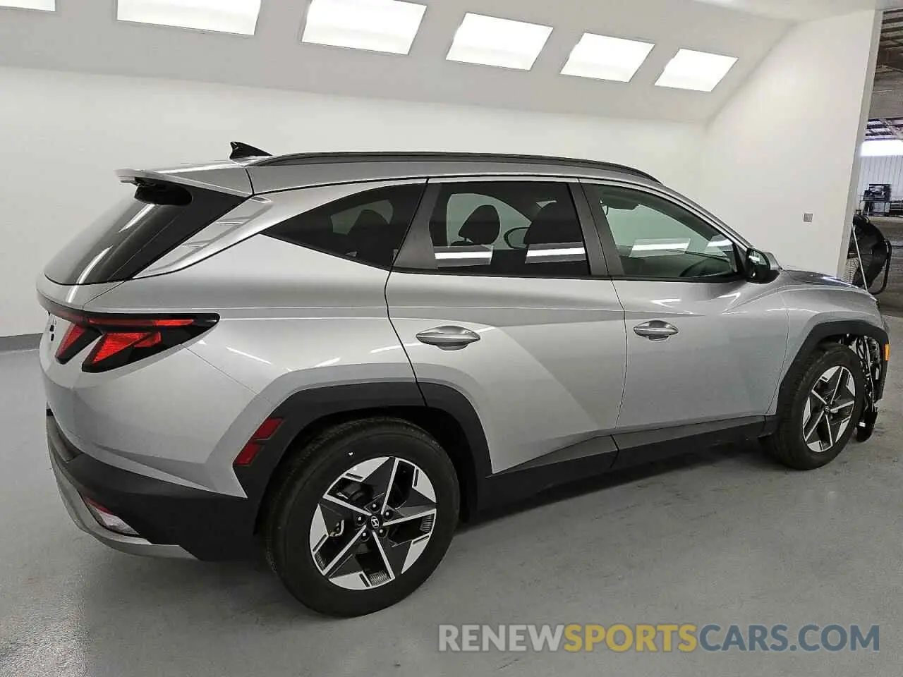 3 Photograph of a damaged car 5NMJB3DE6SH468453 HYUNDAI TUCSON 2025
