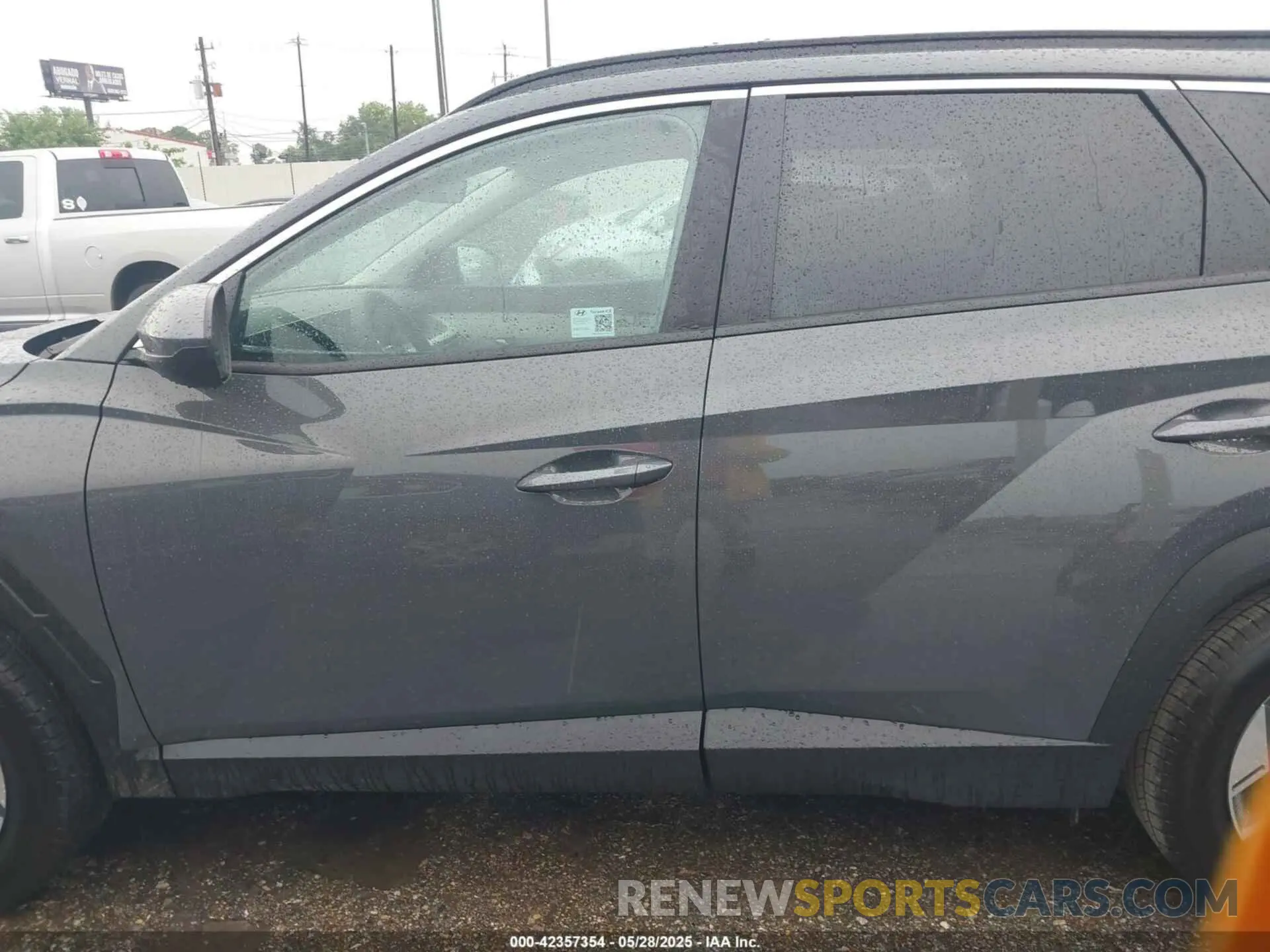 14 Photograph of a damaged car 5NMJB3DE6SH494955 HYUNDAI TUCSON 2025