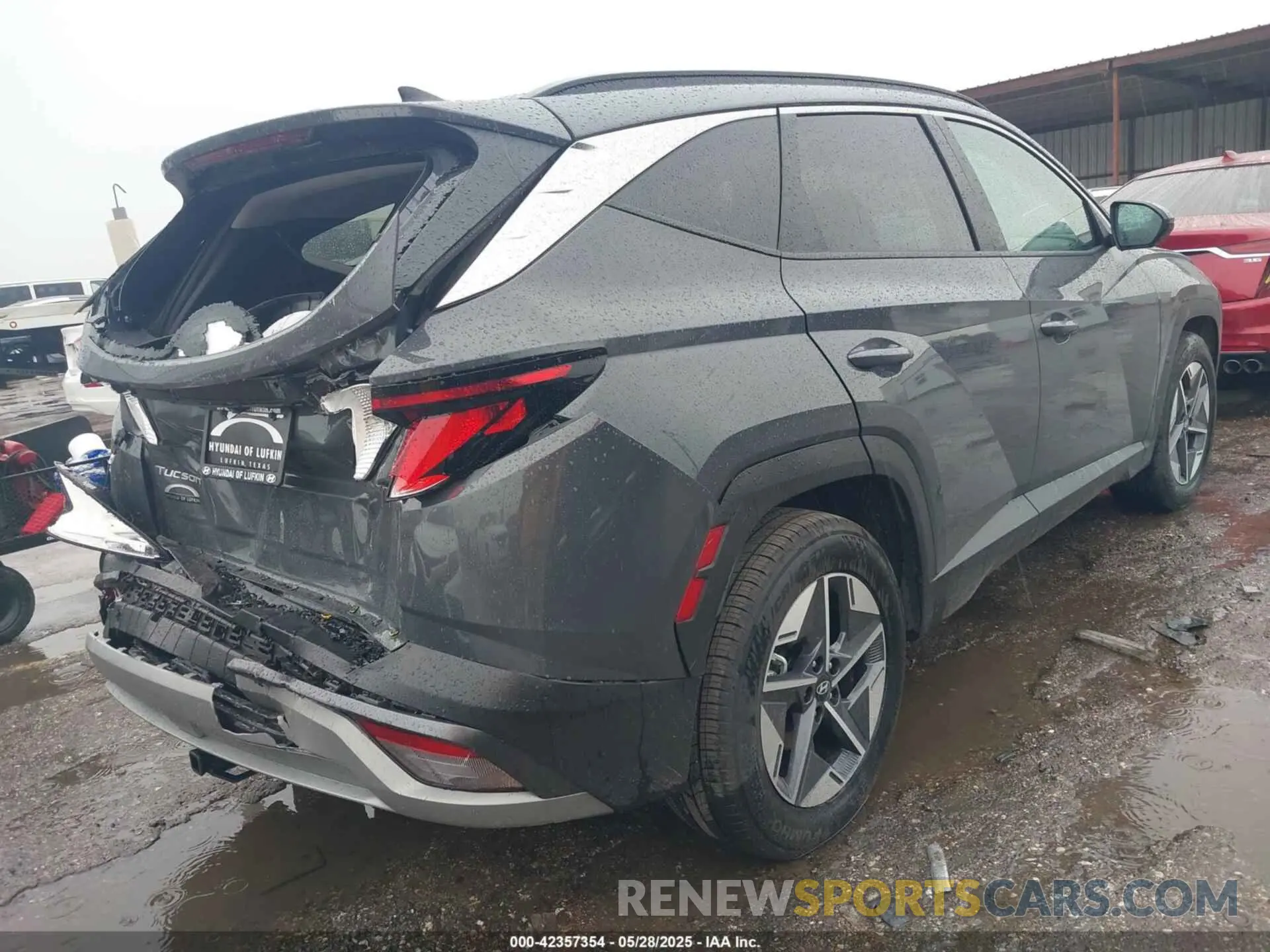 4 Photograph of a damaged car 5NMJB3DE6SH494955 HYUNDAI TUCSON 2025