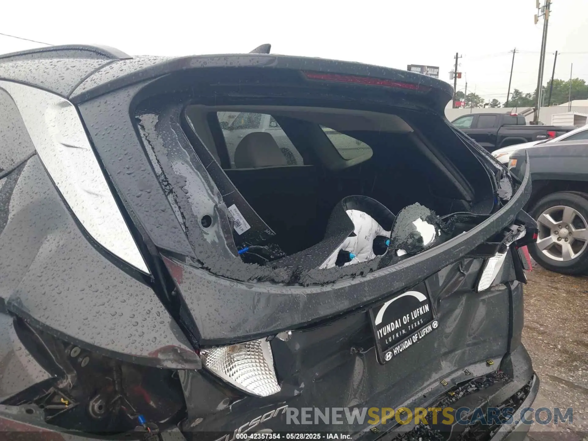 6 Photograph of a damaged car 5NMJB3DE6SH494955 HYUNDAI TUCSON 2025