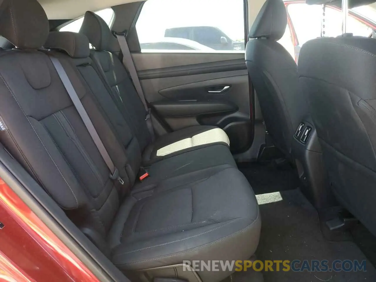 10 Photograph of a damaged car 5NMJB3DE7SH476657 HYUNDAI TUCSON 2025