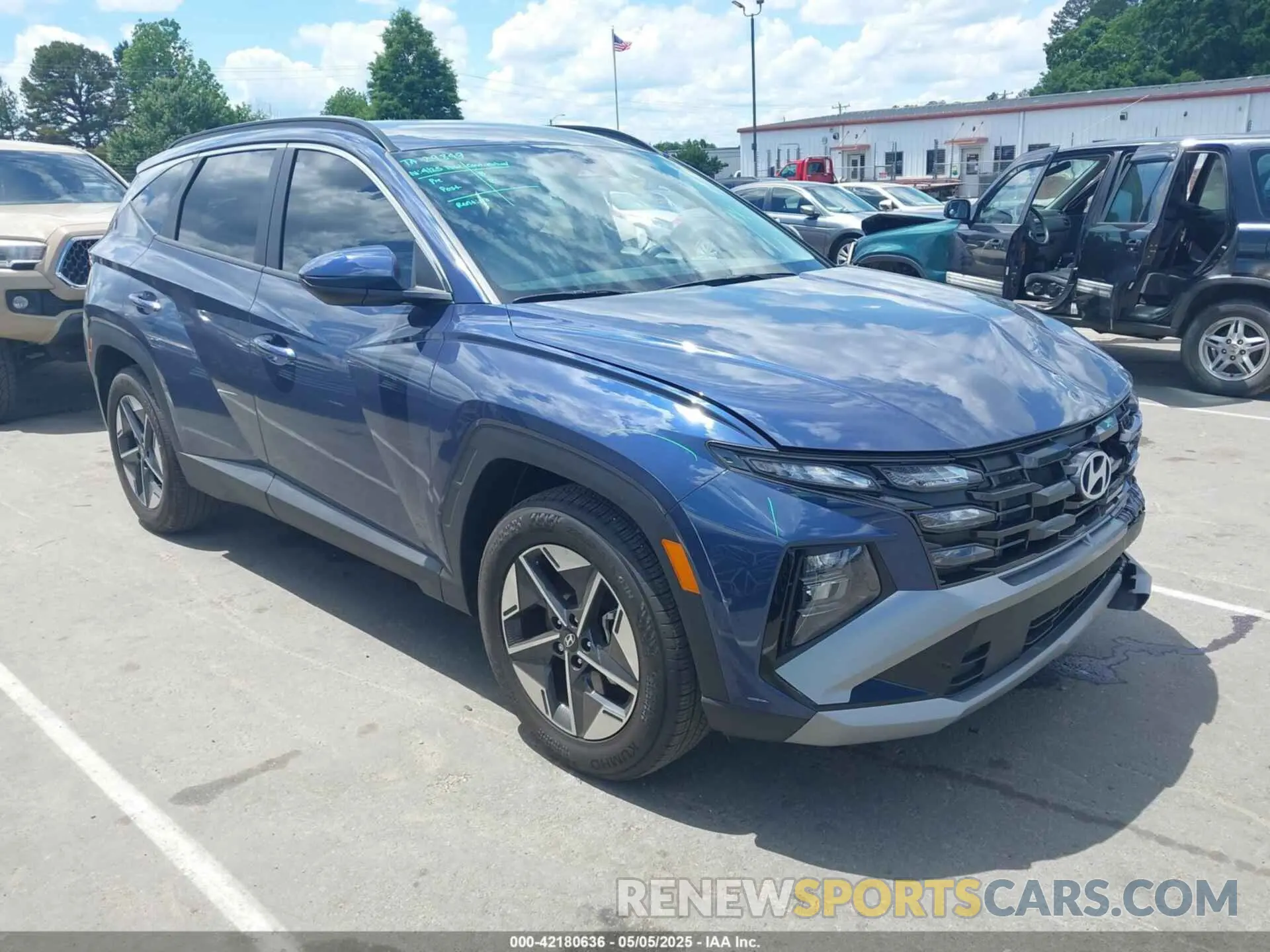 1 Photograph of a damaged car 5NMJB3DE8SH442095 HYUNDAI TUCSON 2025