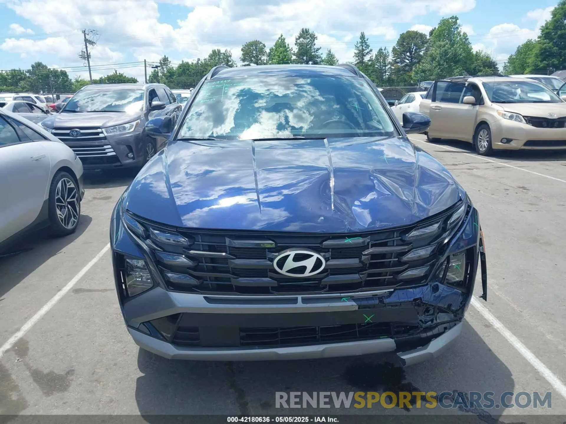12 Photograph of a damaged car 5NMJB3DE8SH442095 HYUNDAI TUCSON 2025