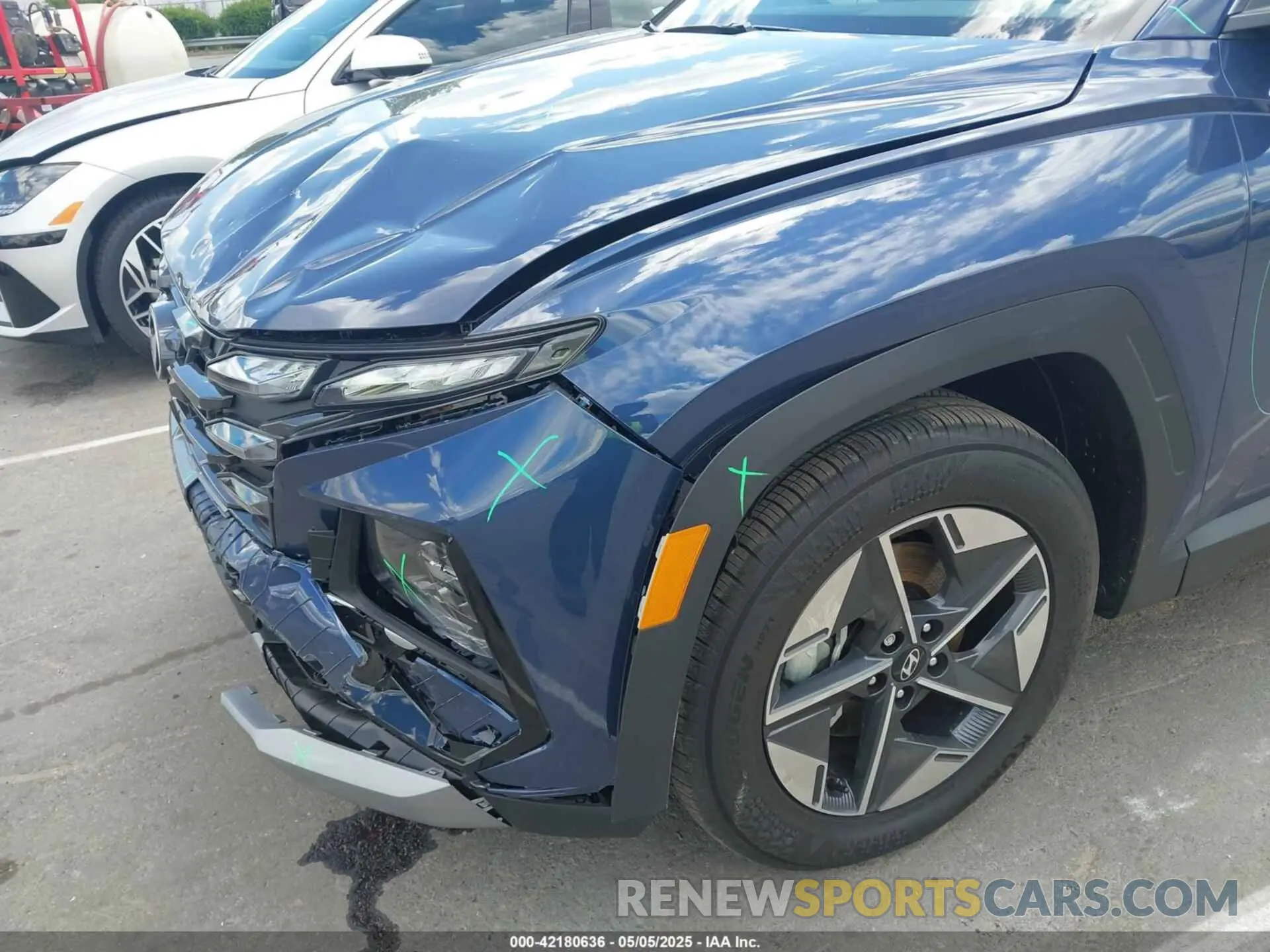 17 Photograph of a damaged car 5NMJB3DE8SH442095 HYUNDAI TUCSON 2025