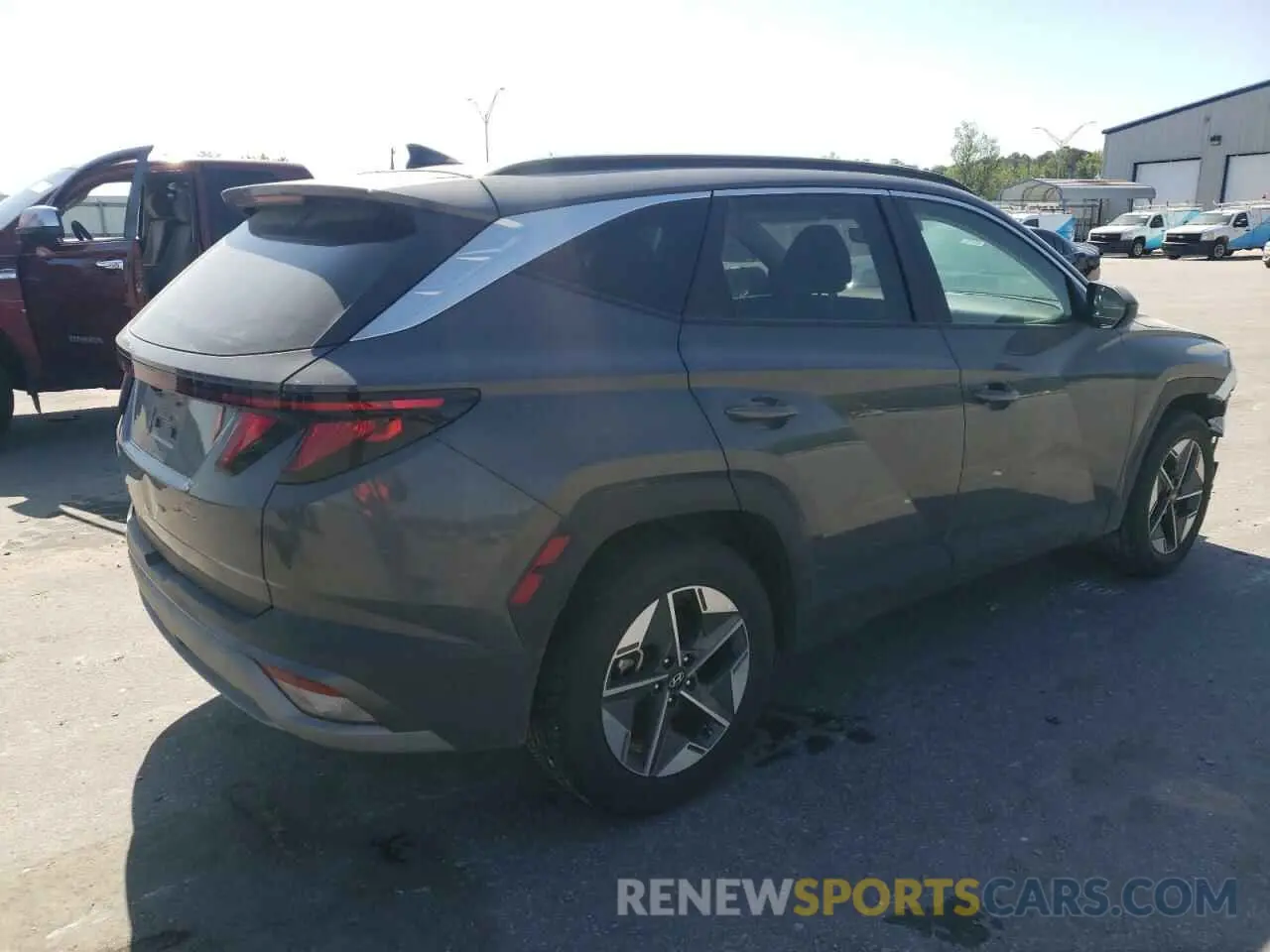 3 Photograph of a damaged car 5NMJB3DE8SH450570 HYUNDAI TUCSON 2025