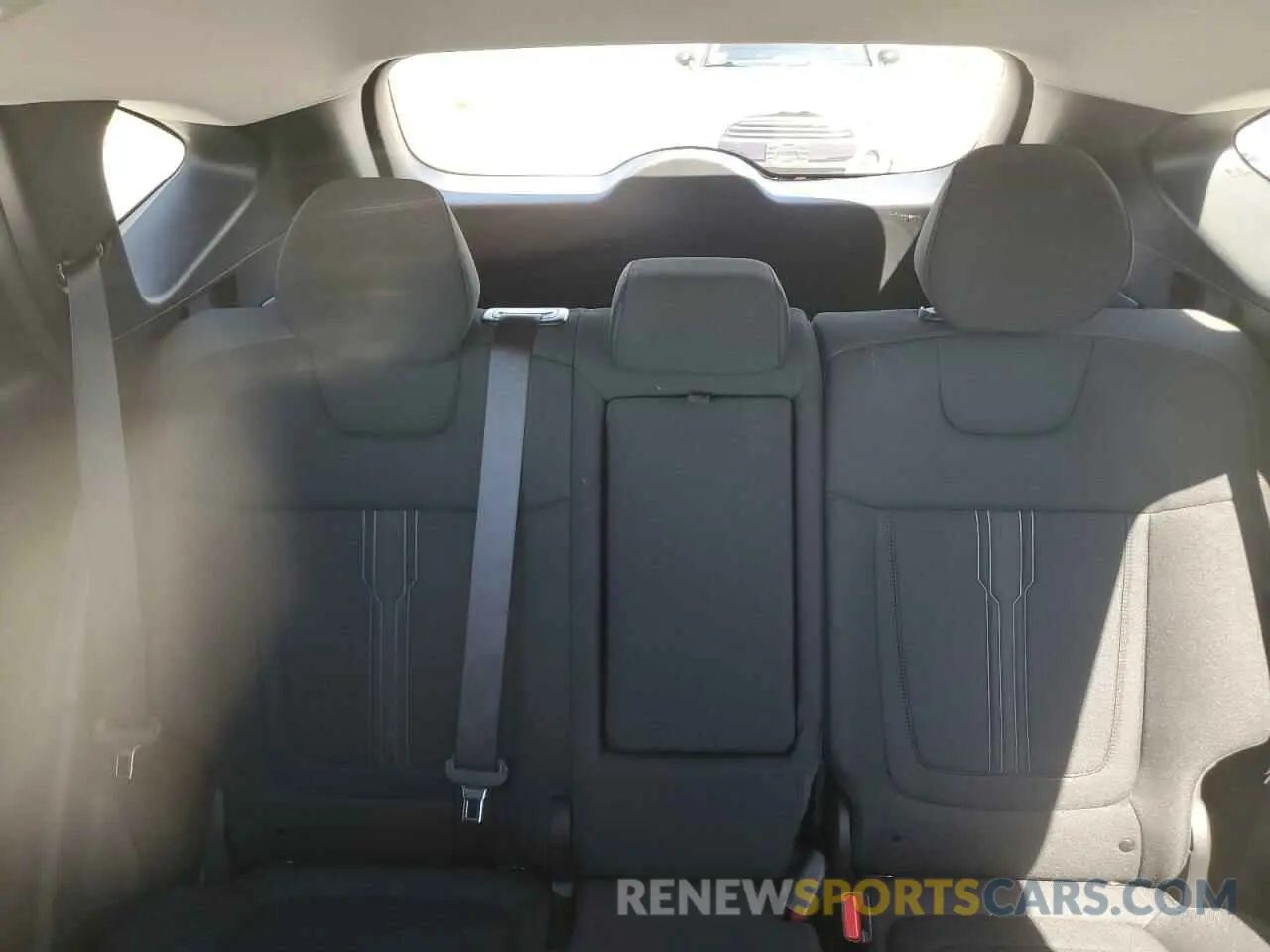 10 Photograph of a damaged car 5NMJB3DE8SH467983 HYUNDAI TUCSON 2025
