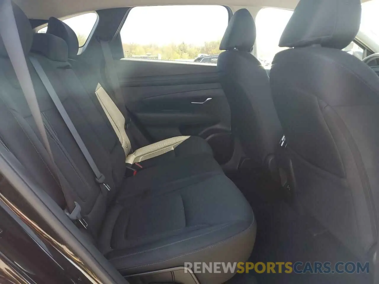 11 Photograph of a damaged car 5NMJB3DE8SH467983 HYUNDAI TUCSON 2025