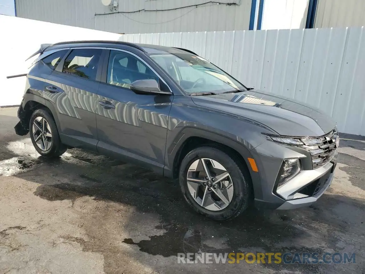 4 Photograph of a damaged car 5NMJB3DE8SH481267 HYUNDAI TUCSON 2025