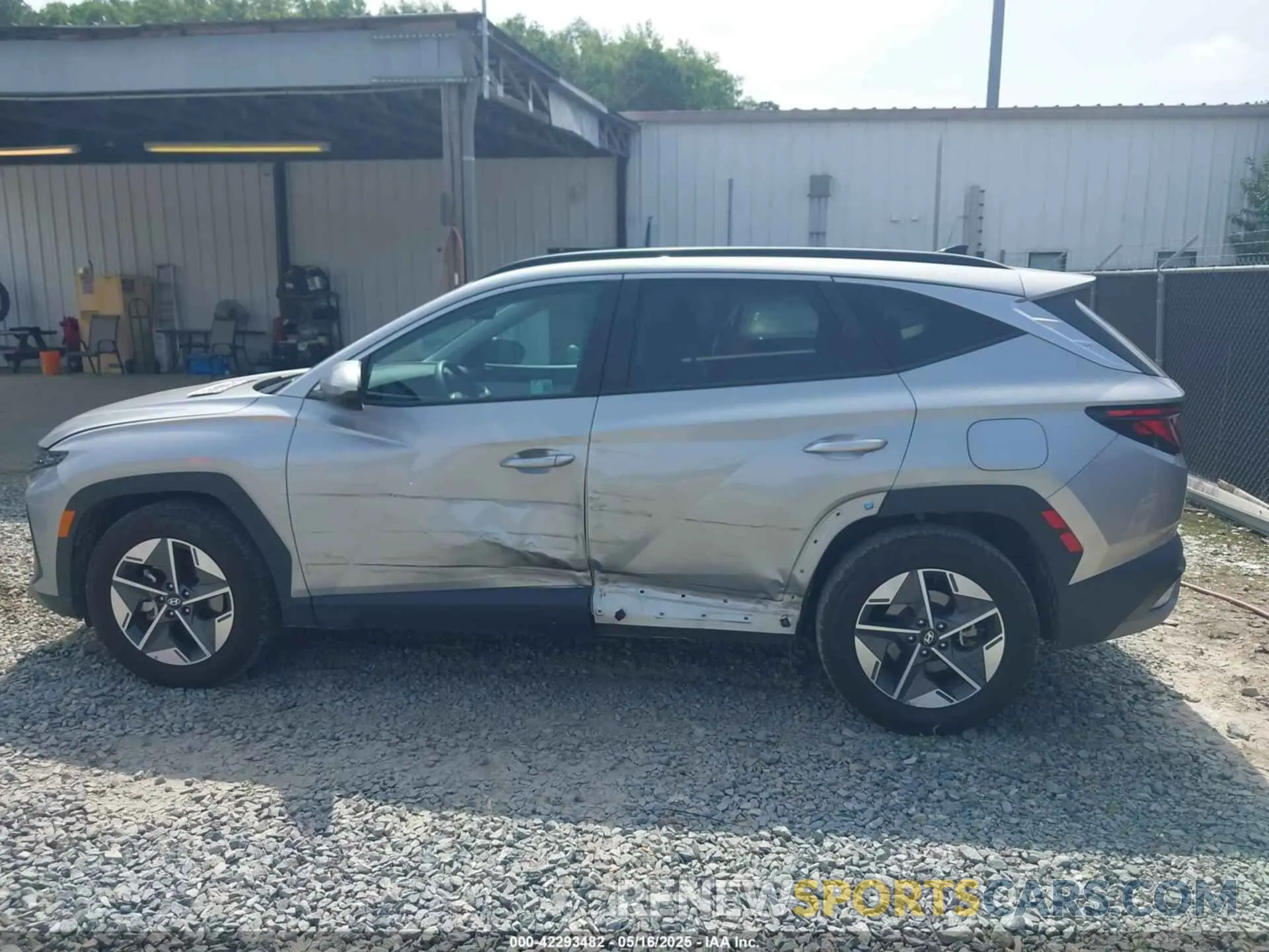 14 Photograph of a damaged car 5NMJB3DE8SH492964 HYUNDAI TUCSON 2025