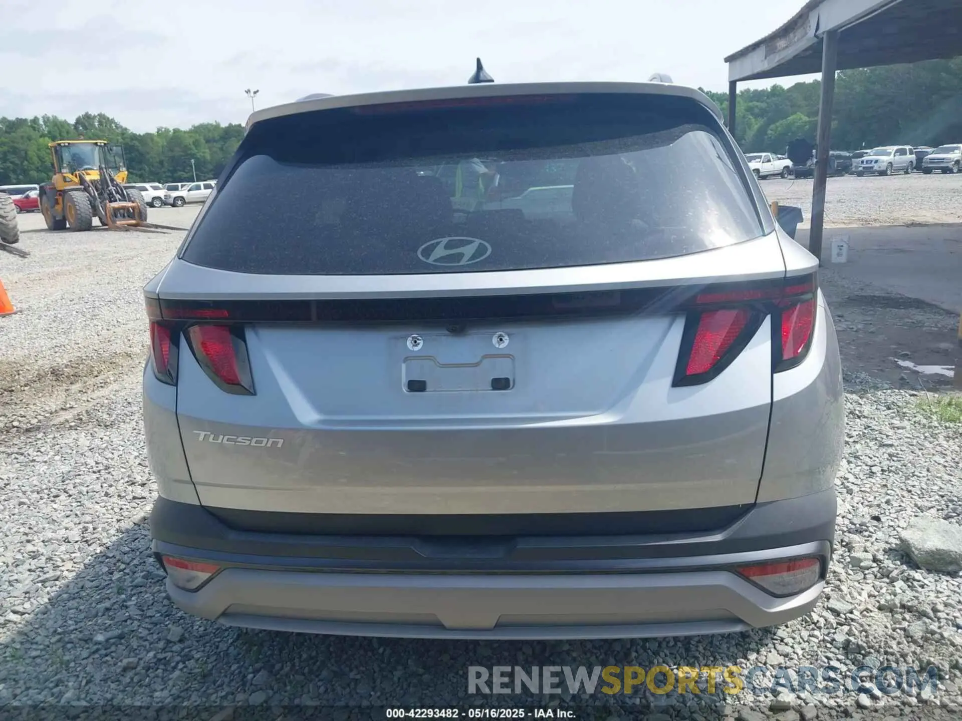 16 Photograph of a damaged car 5NMJB3DE8SH492964 HYUNDAI TUCSON 2025