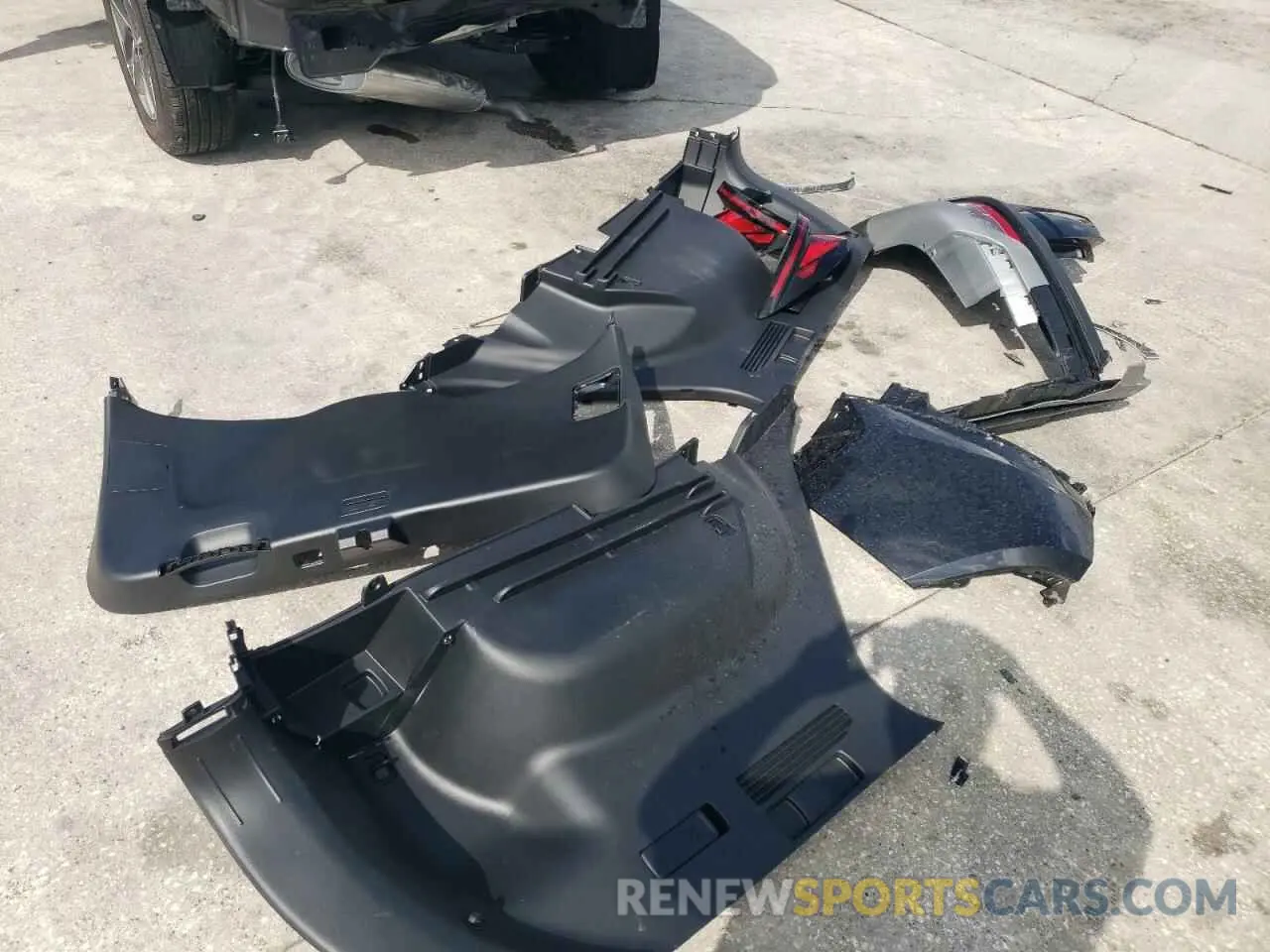 13 Photograph of a damaged car 5NMJB3DE8SH500299 HYUNDAI TUCSON 2025
