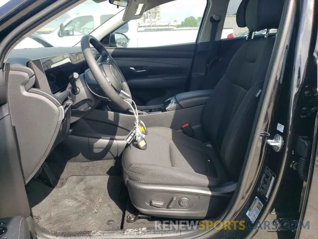 7 Photograph of a damaged car 5NMJB3DE8SH500299 HYUNDAI TUCSON 2025