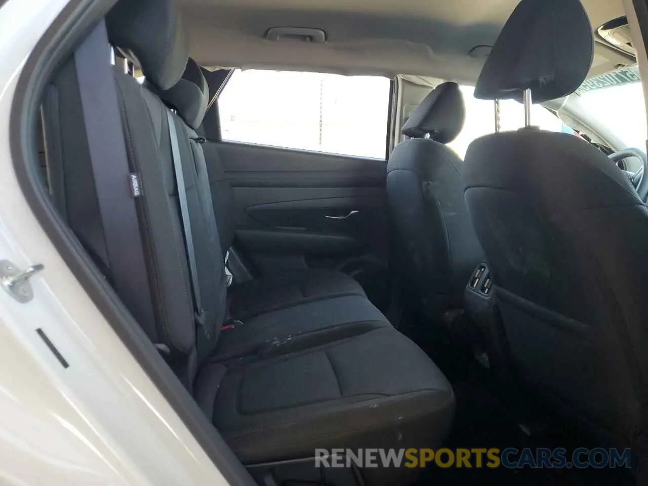 10 Photograph of a damaged car 5NMJB3DE8SH517006 HYUNDAI TUCSON 2025