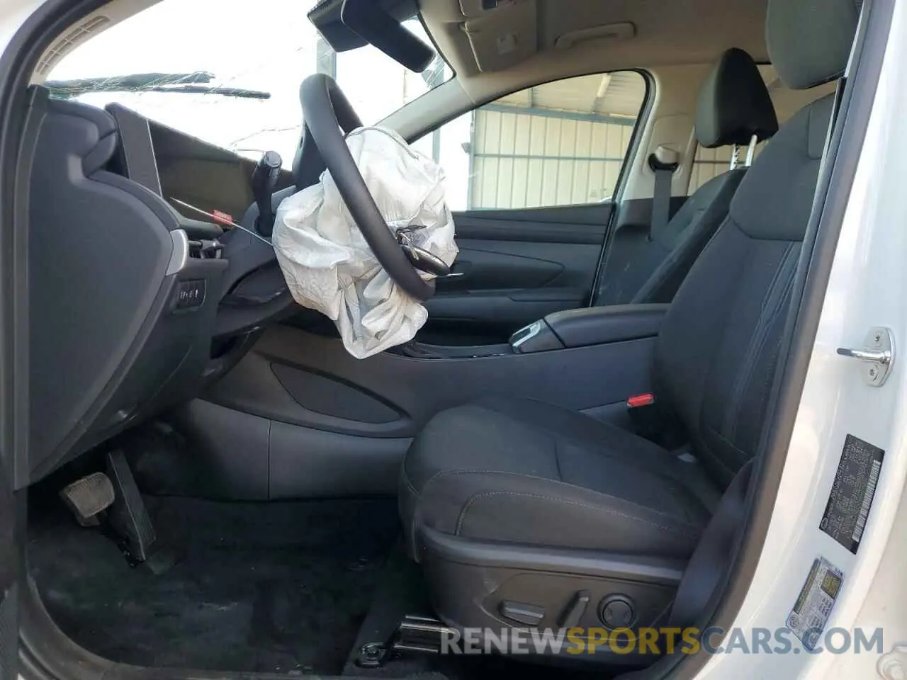 7 Photograph of a damaged car 5NMJB3DE8SH517006 HYUNDAI TUCSON 2025