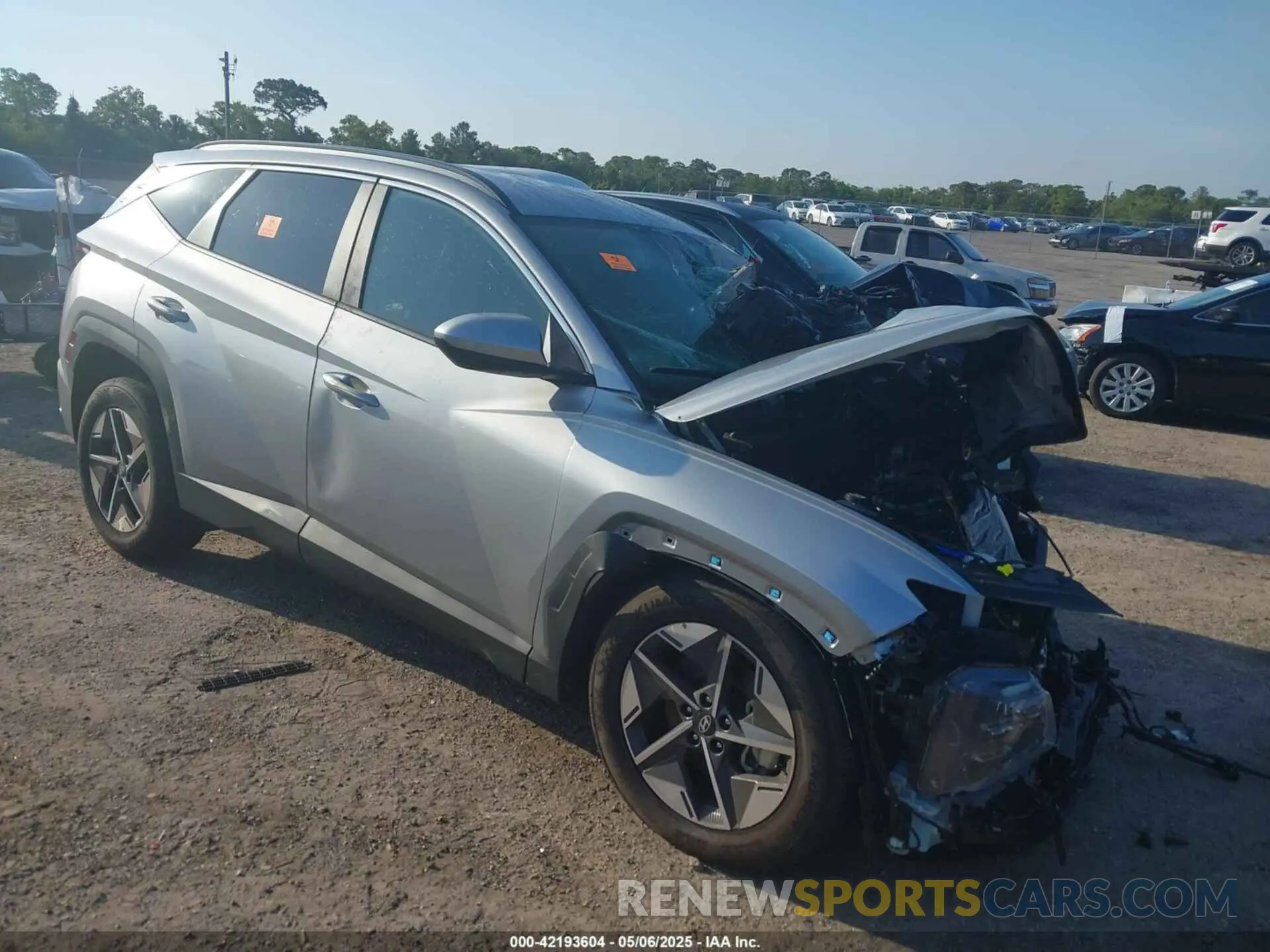 1 Photograph of a damaged car 5NMJB3DE9SH445457 HYUNDAI TUCSON 2025