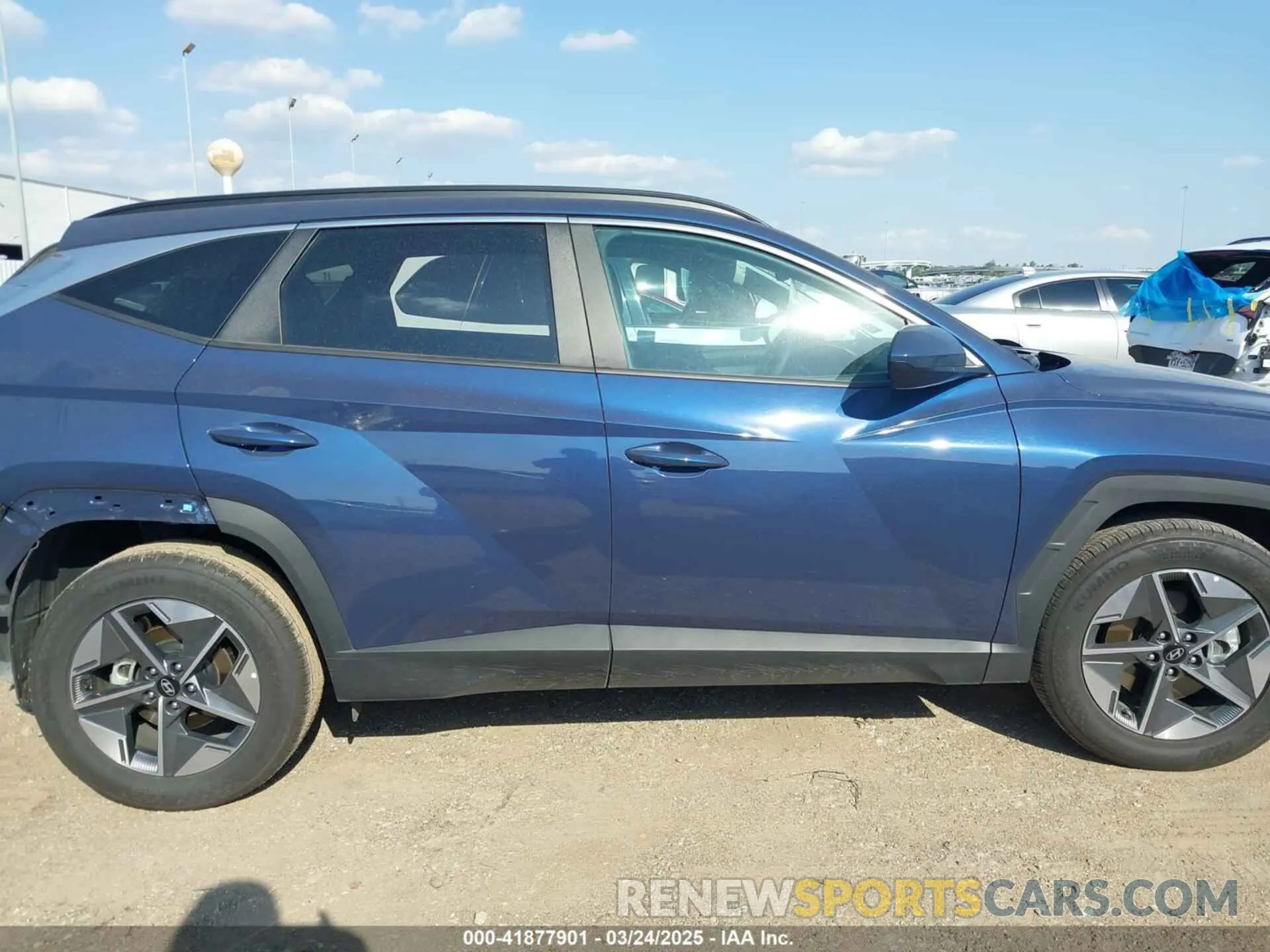 14 Photograph of a damaged car 5NMJB3DE9SH479009 HYUNDAI TUCSON 2025
