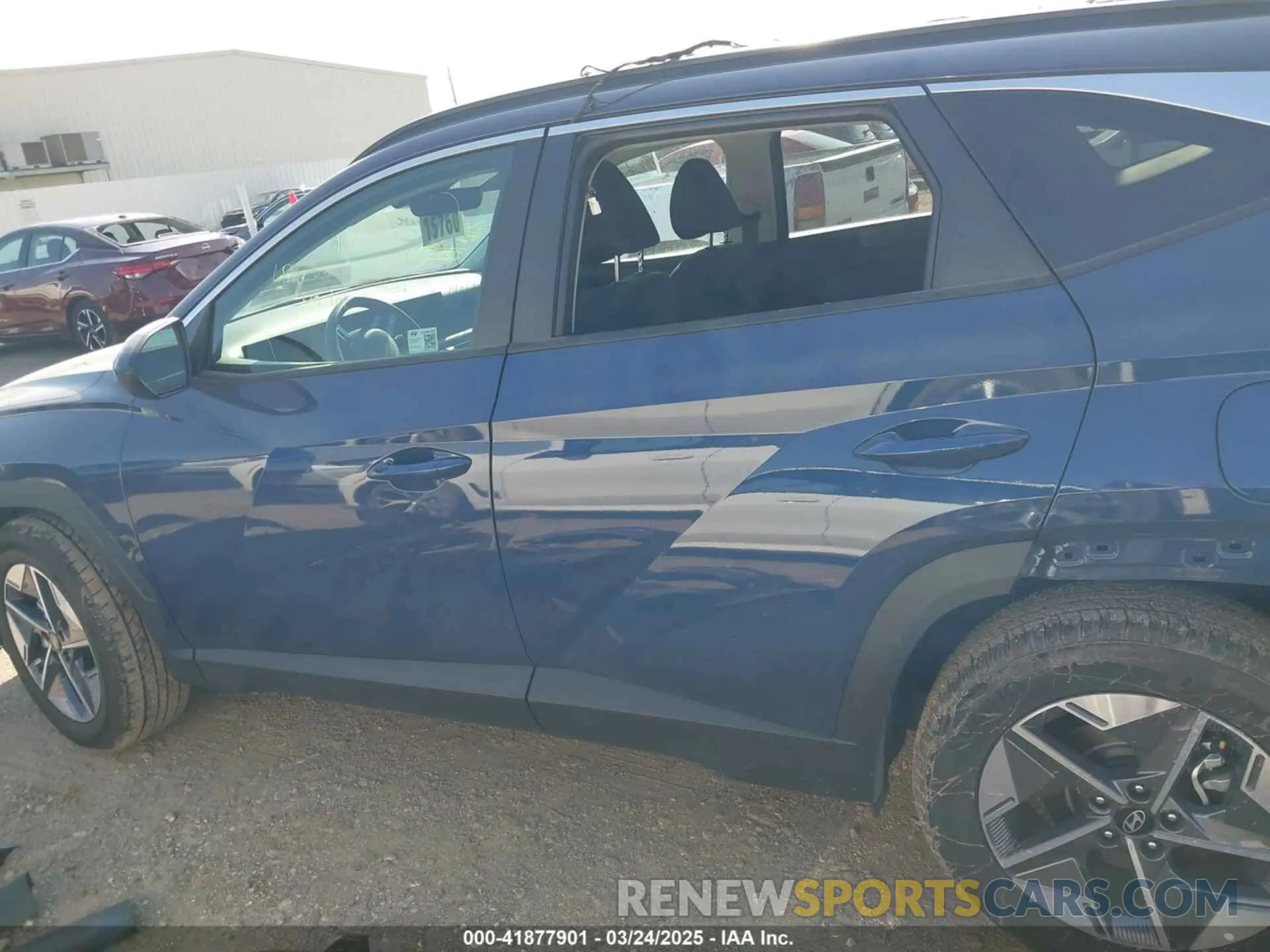15 Photograph of a damaged car 5NMJB3DE9SH479009 HYUNDAI TUCSON 2025