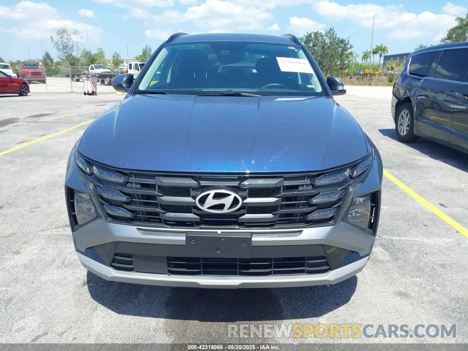 12 Photograph of a damaged car 5NMJB3DE9SH481942 HYUNDAI TUCSON 2025