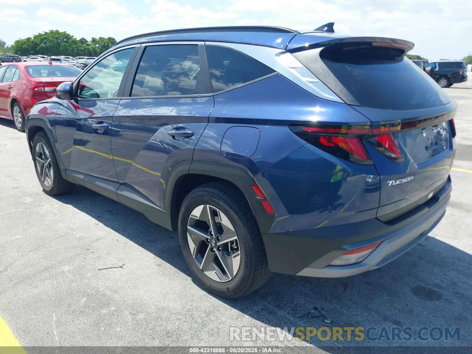 3 Photograph of a damaged car 5NMJB3DE9SH481942 HYUNDAI TUCSON 2025