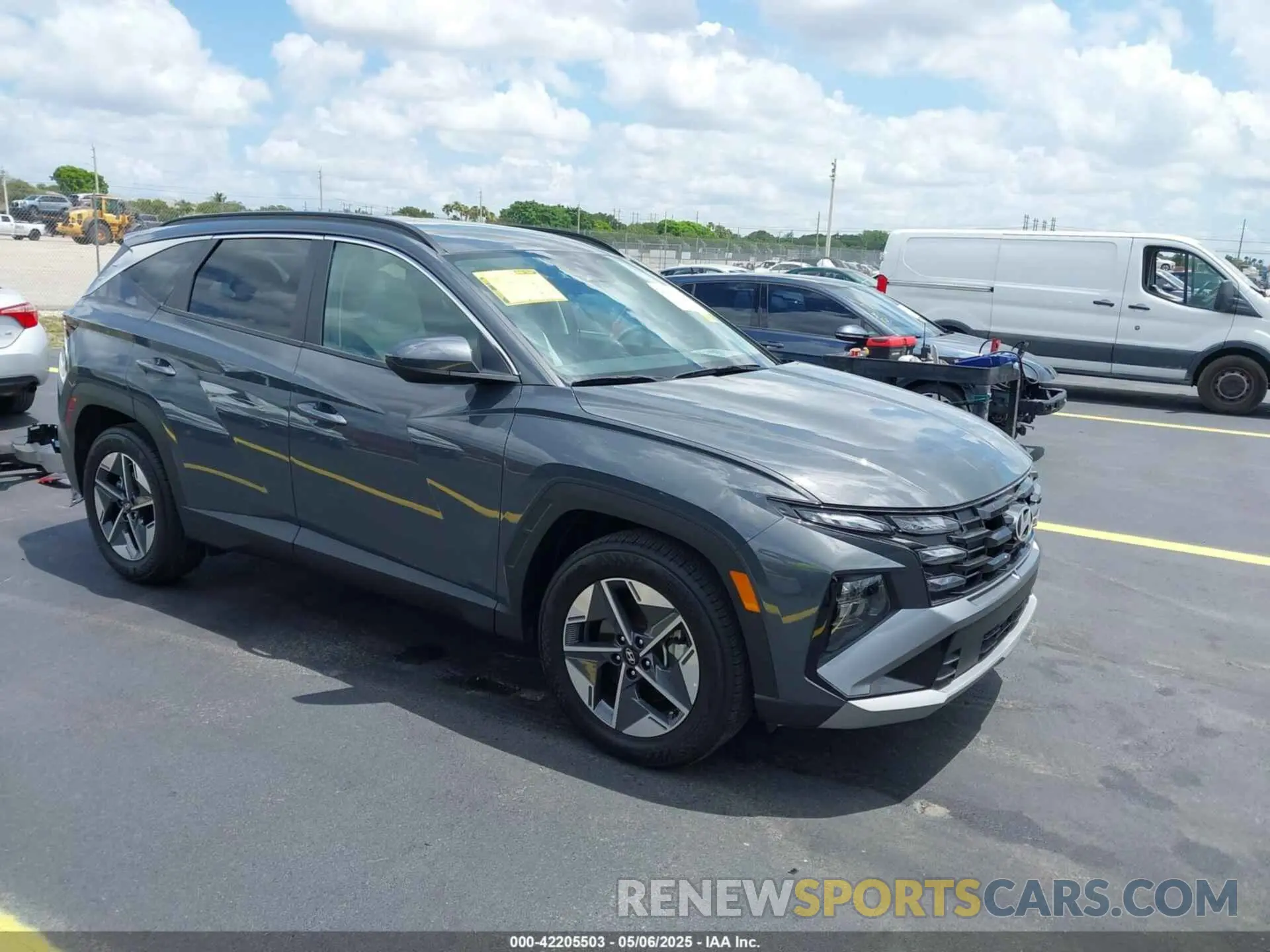 1 Photograph of a damaged car 5NMJB3DE9SH490219 HYUNDAI TUCSON 2025