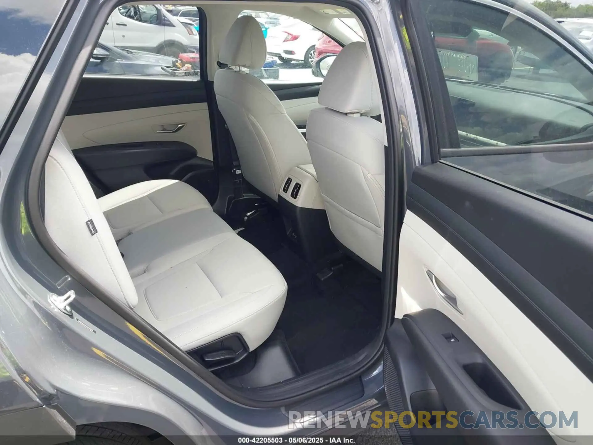 8 Photograph of a damaged car 5NMJB3DE9SH490219 HYUNDAI TUCSON 2025