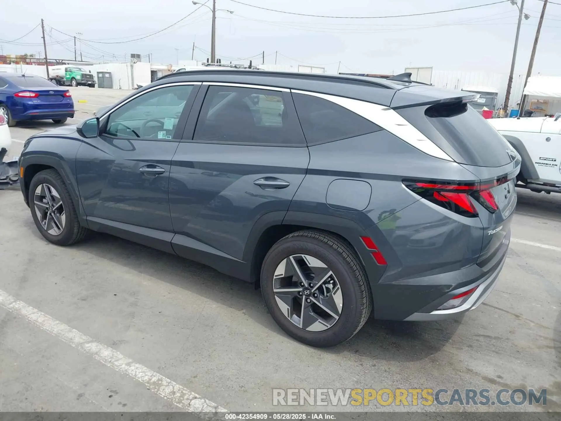 3 Photograph of a damaged car 5NMJB3DE9SH497414 HYUNDAI TUCSON 2025