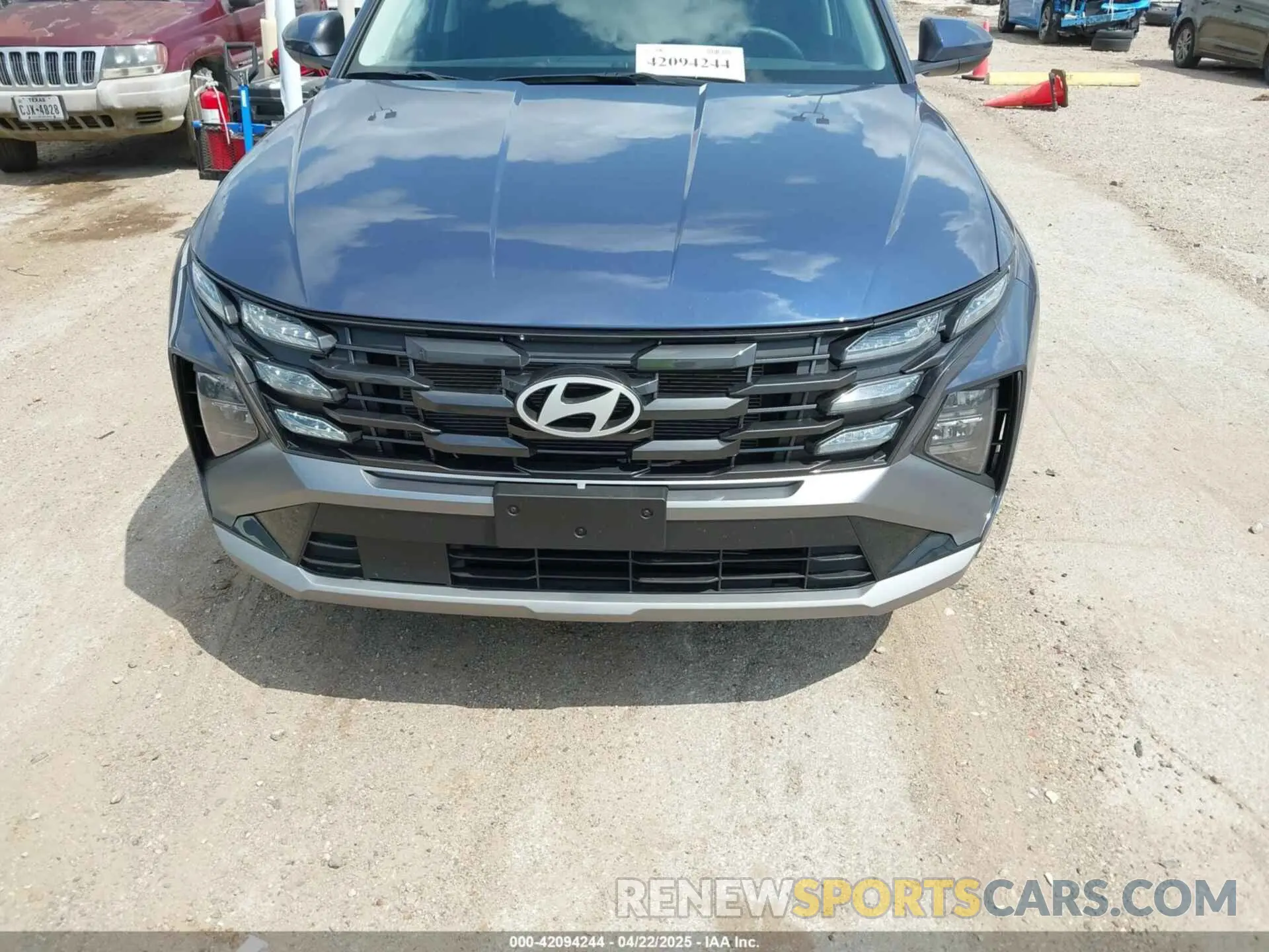 12 Photograph of a damaged car 5NMJB3DE9SH545428 HYUNDAI TUCSON 2025