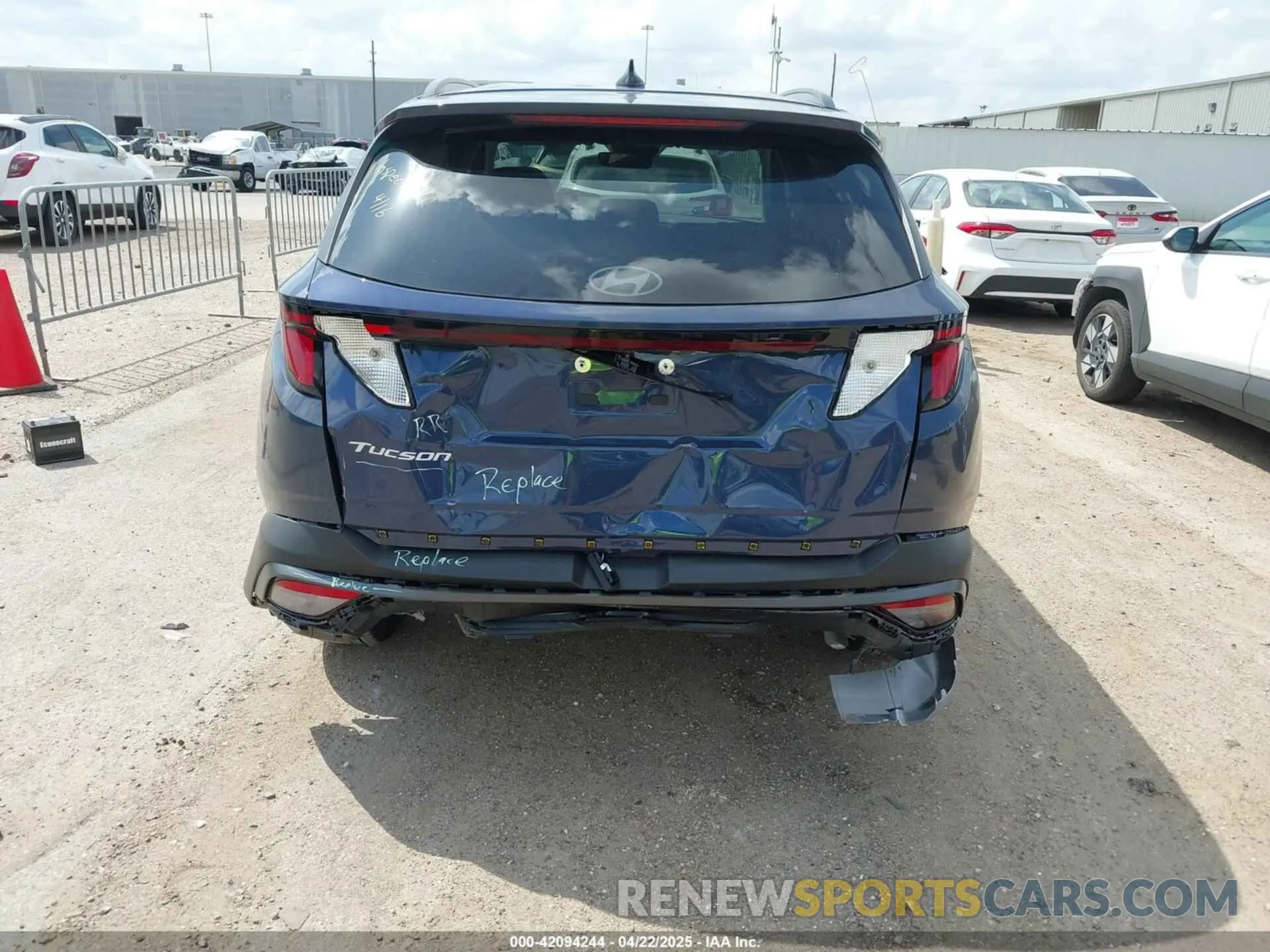 16 Photograph of a damaged car 5NMJB3DE9SH545428 HYUNDAI TUCSON 2025