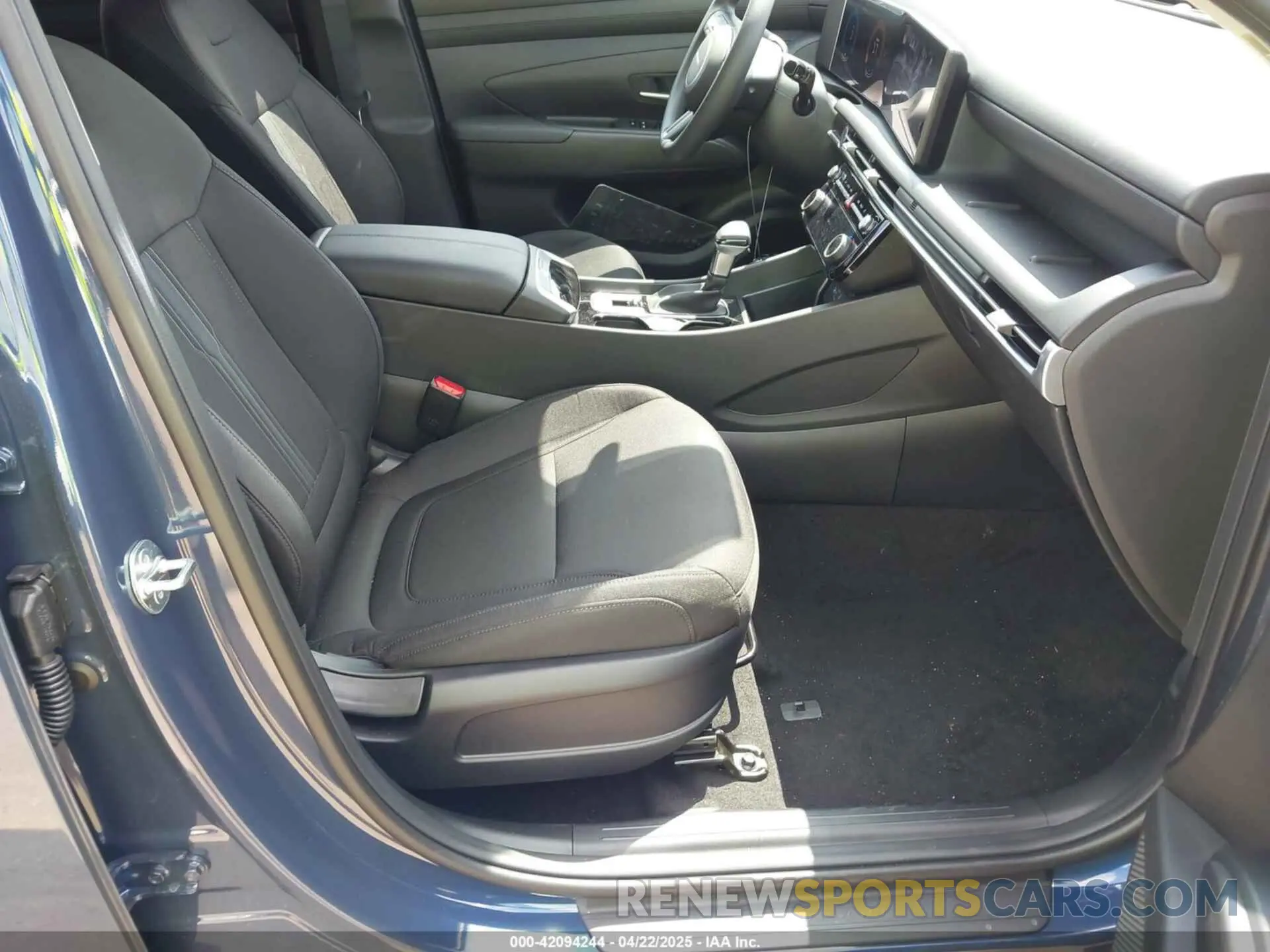 5 Photograph of a damaged car 5NMJB3DE9SH545428 HYUNDAI TUCSON 2025