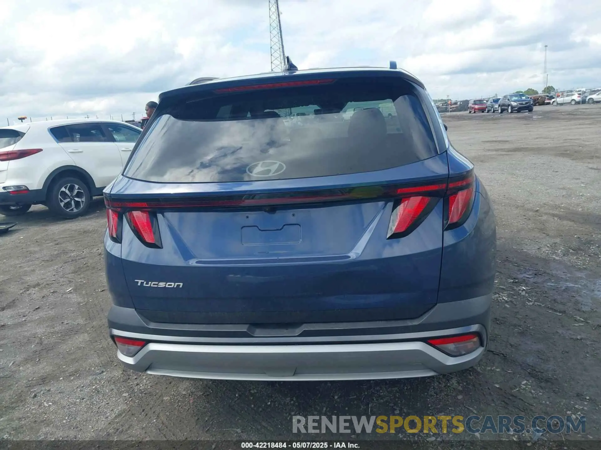 17 Photograph of a damaged car 5NMJB3DEXSH461666 HYUNDAI TUCSON 2025