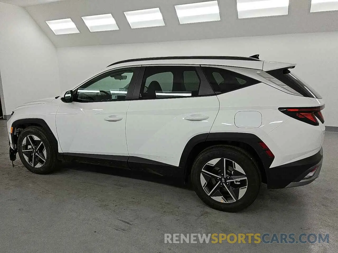 2 Photograph of a damaged car 5NMJB3DEXSH535975 HYUNDAI TUCSON 2025