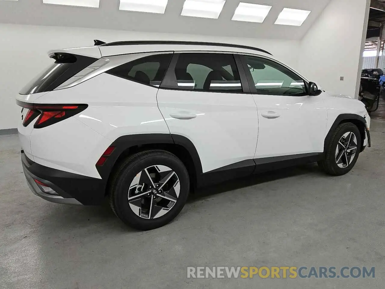 3 Photograph of a damaged car 5NMJB3DEXSH535975 HYUNDAI TUCSON 2025