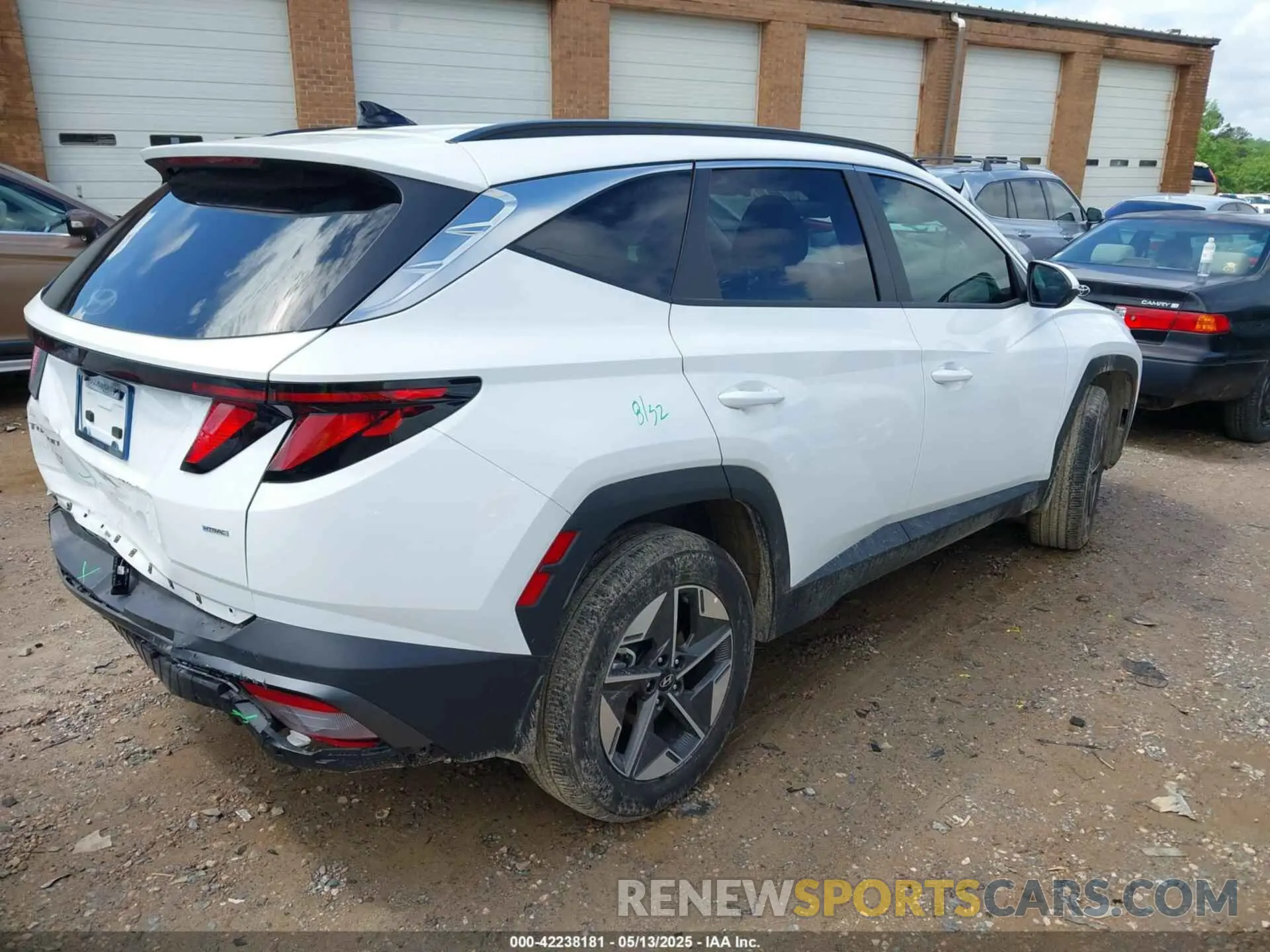 4 Photograph of a damaged car 5NMJBCDE0SH450093 HYUNDAI TUCSON 2025