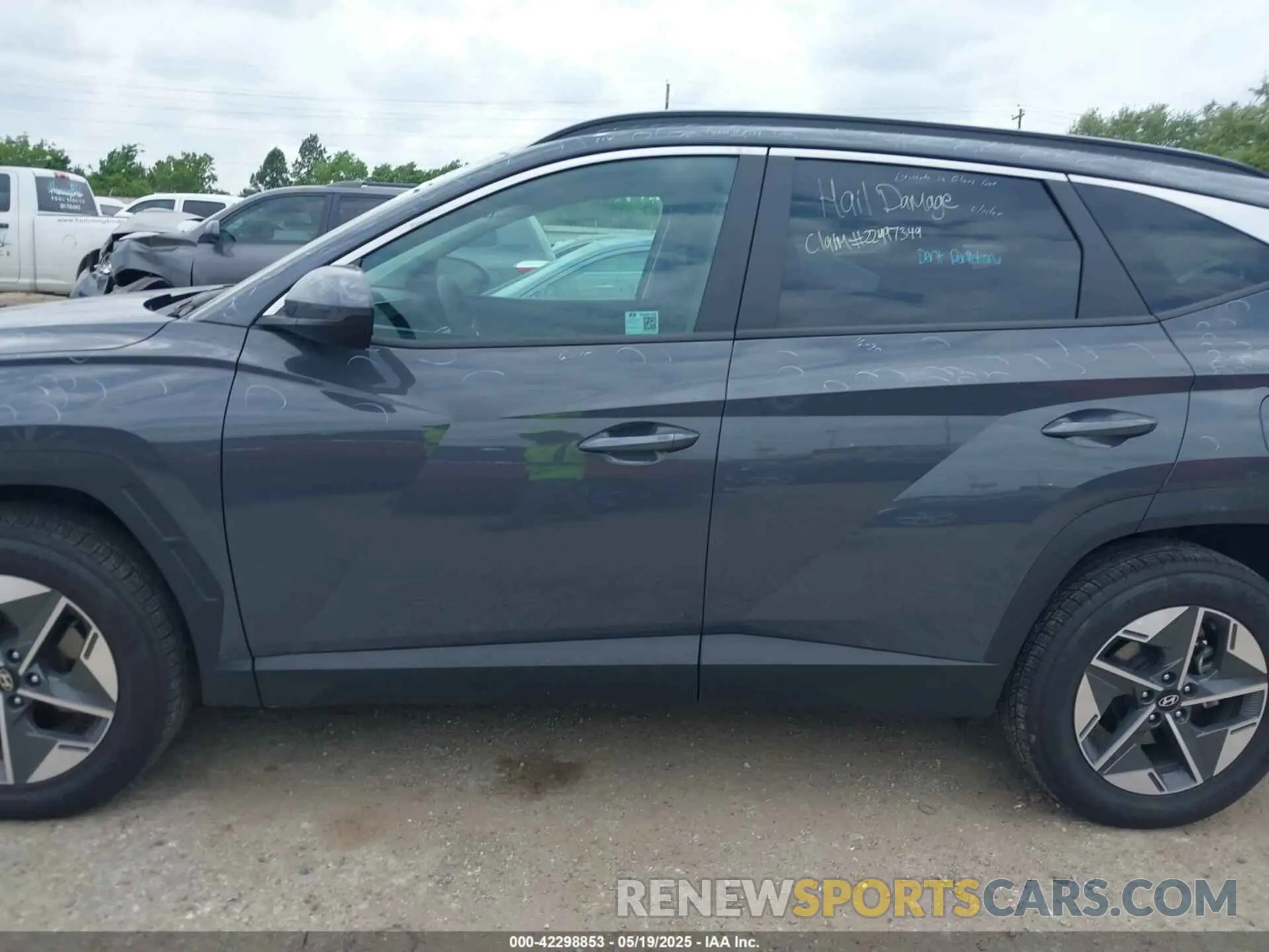 14 Photograph of a damaged car 5NMJBCDE0SH480484 HYUNDAI TUCSON 2025