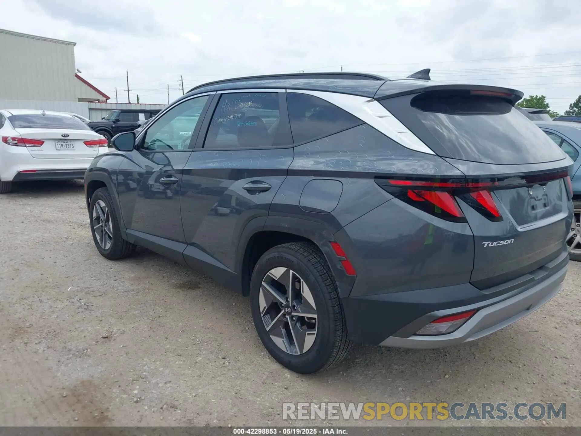 3 Photograph of a damaged car 5NMJBCDE0SH480484 HYUNDAI TUCSON 2025