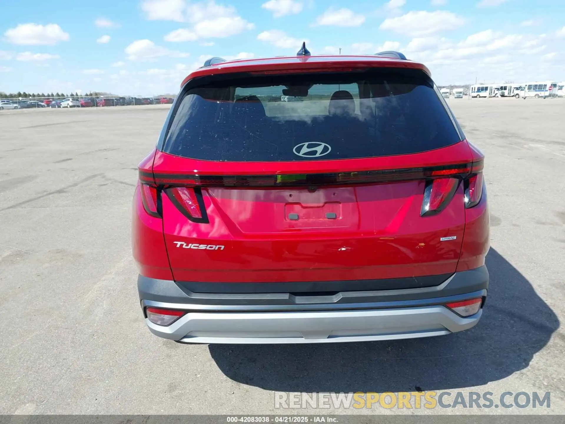 17 Photograph of a damaged car 5NMJBCDE1SH451558 HYUNDAI TUCSON 2025